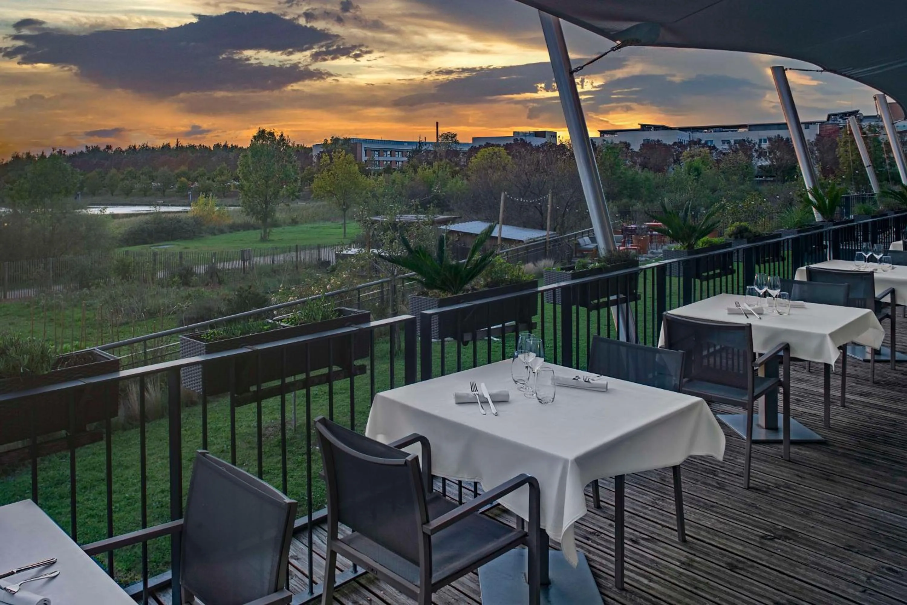 Patio in DoubleTree by Hilton Lyon Eurexpo