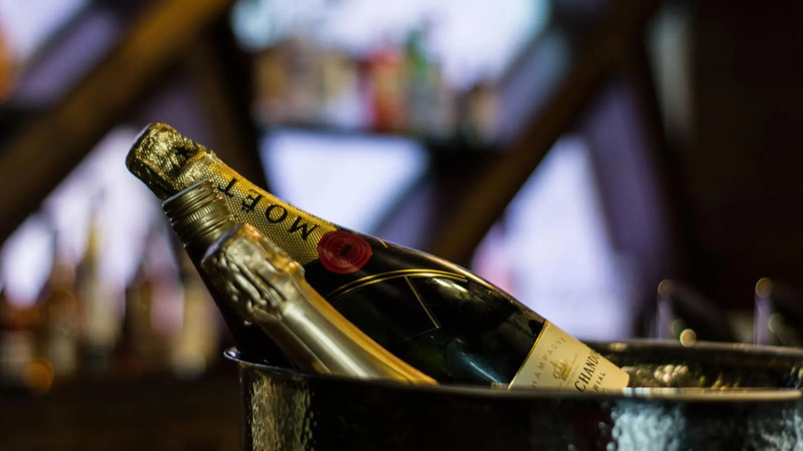 Drinks in River Lodge