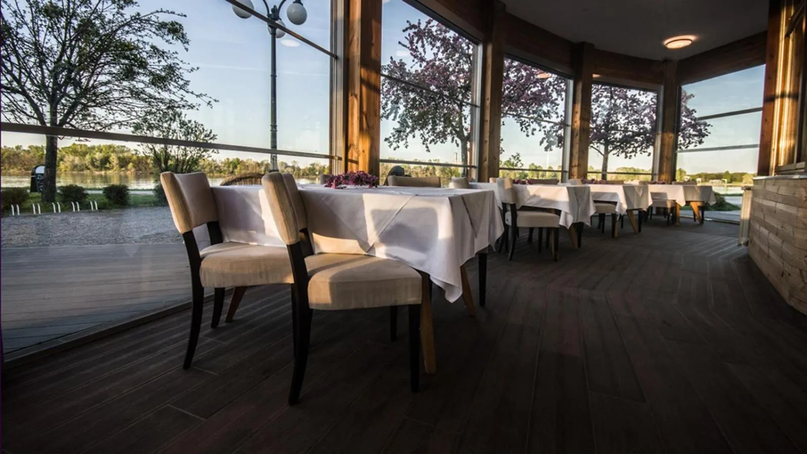 Banquet/Function facilities in River Lodge