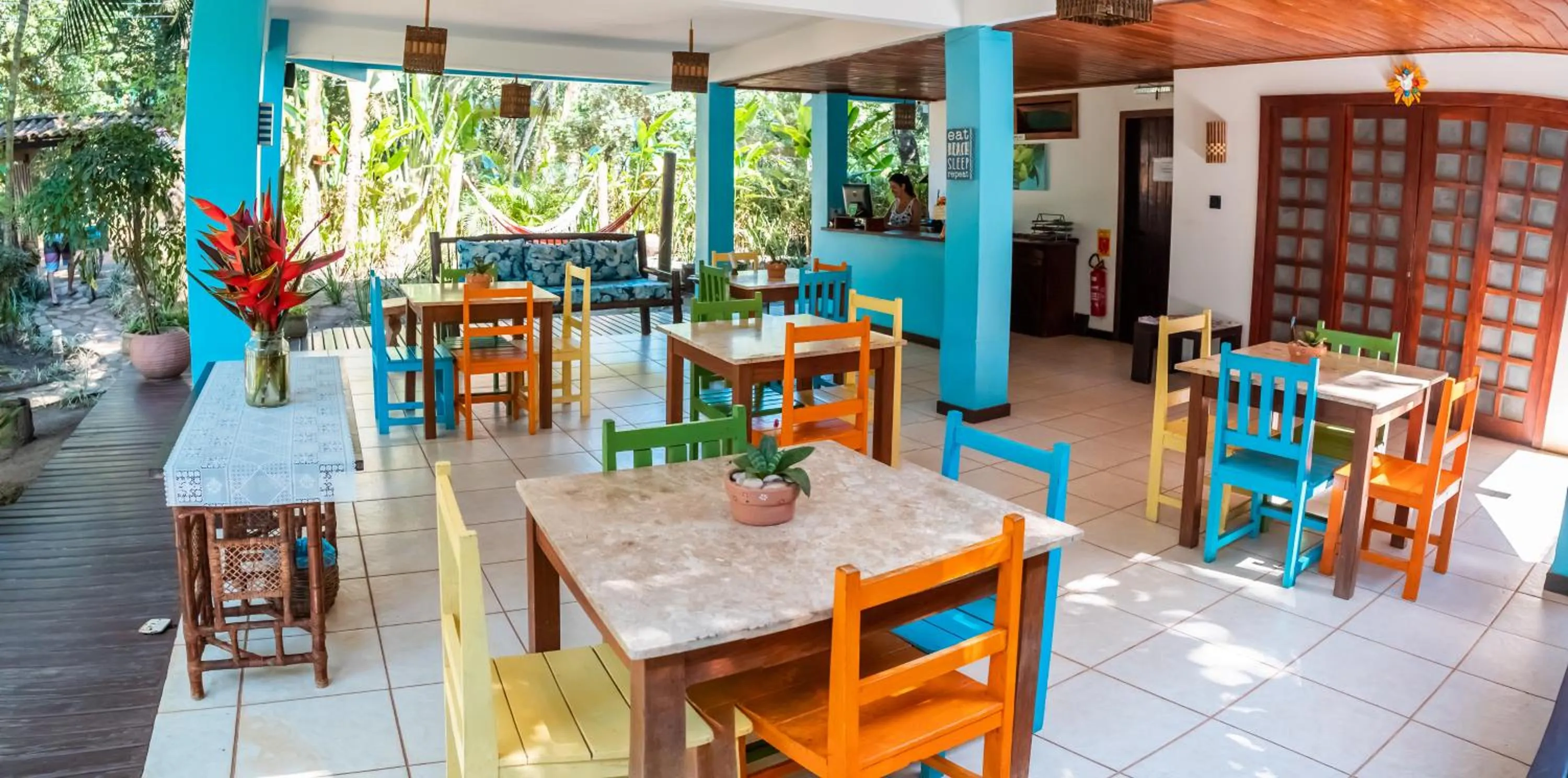 Restaurant/places to eat in Pousada Bambu
