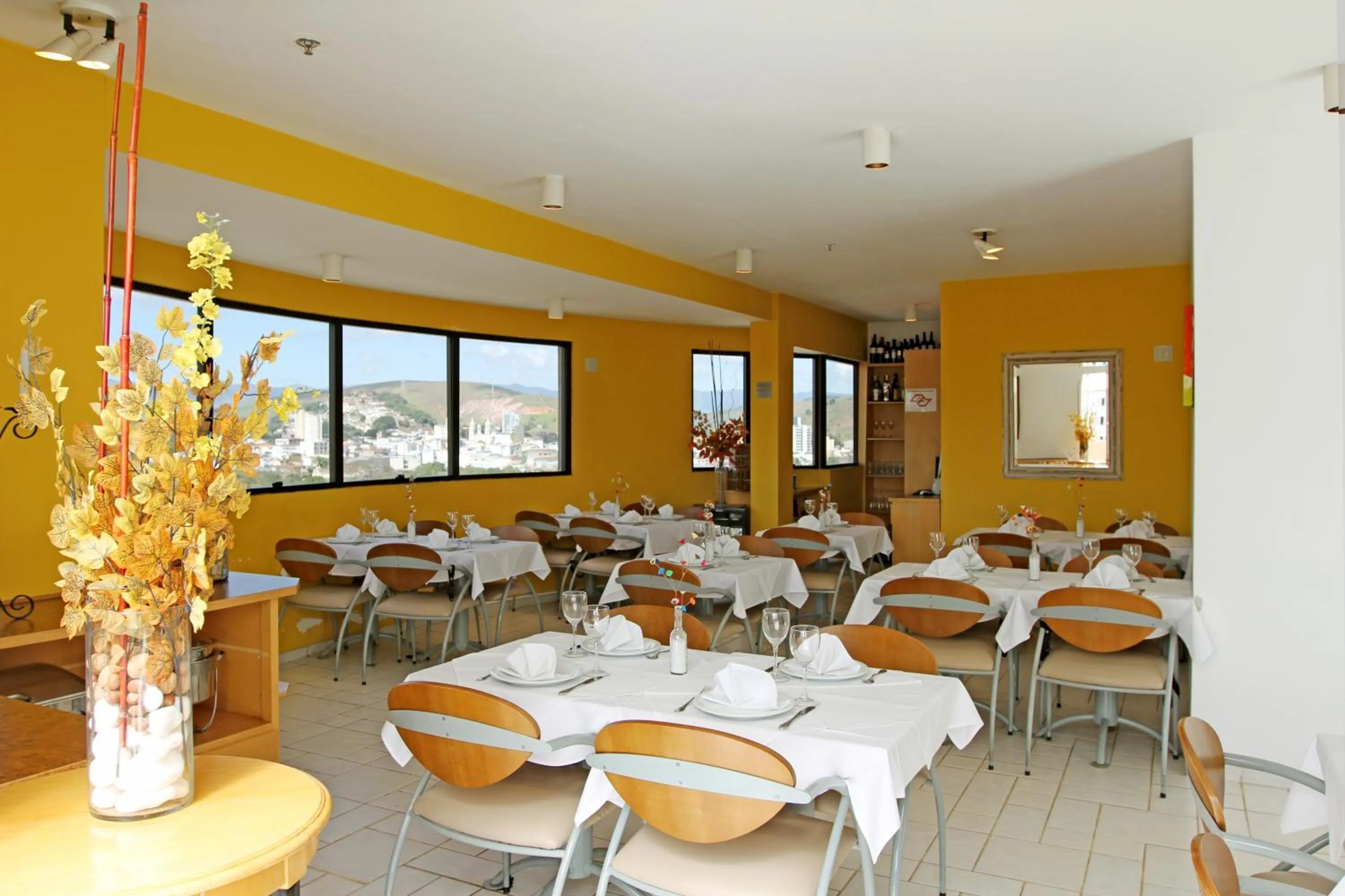 Restaurant/places to eat in Guará Inn Flat Service