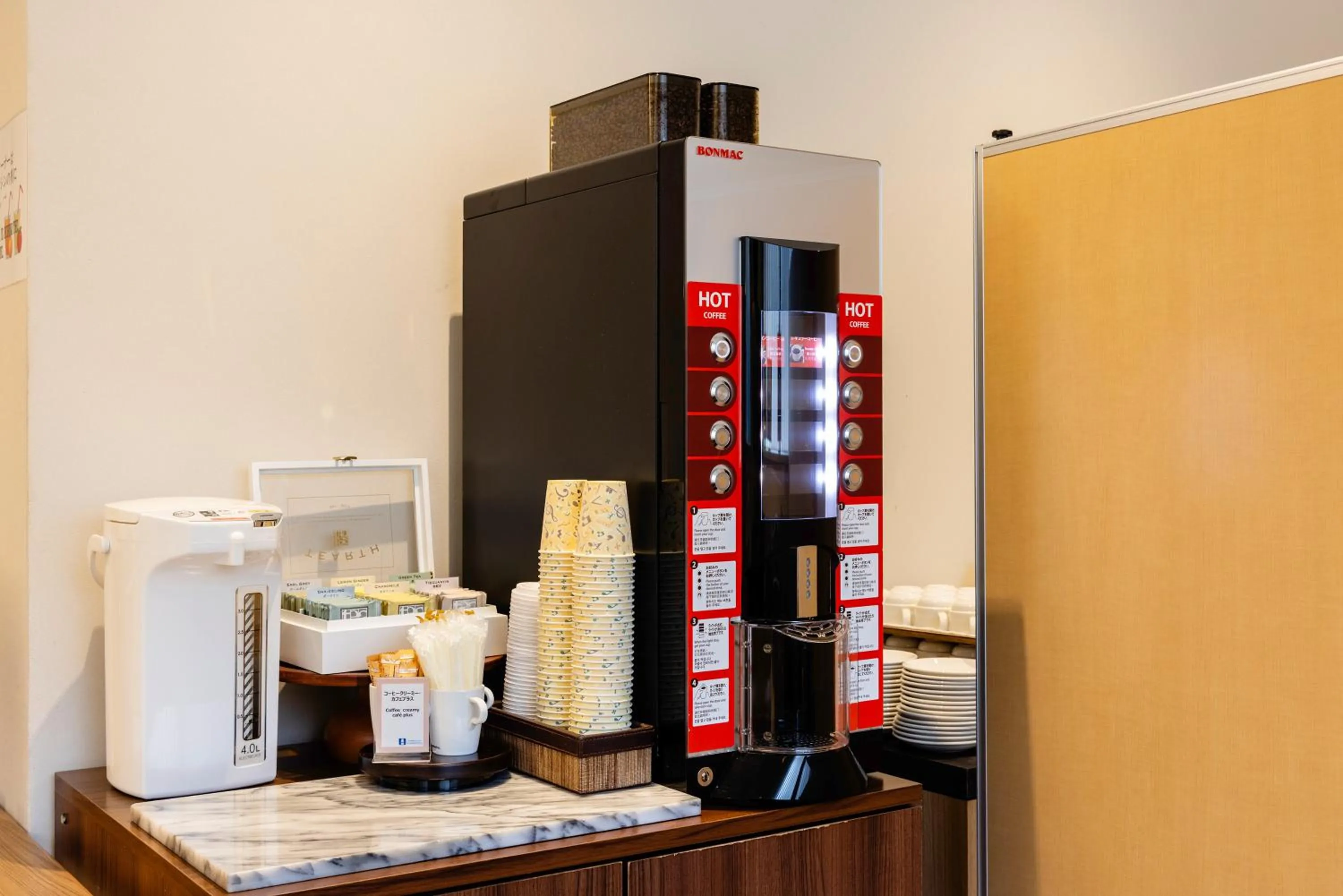 Lounge or bar in Hotel Gracery Asakusa