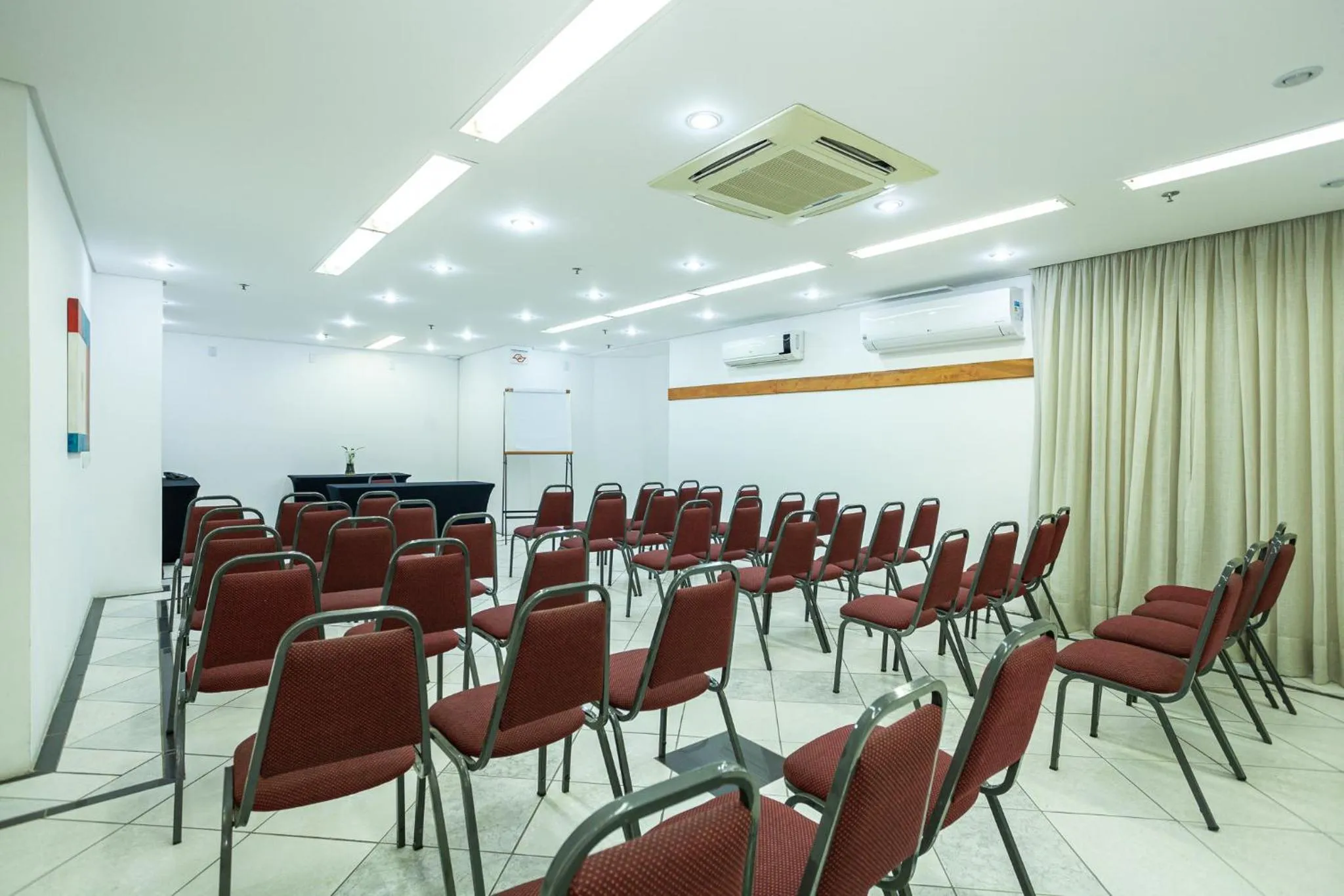 Meeting/conference room in Travel Inn Flats Jundiaí