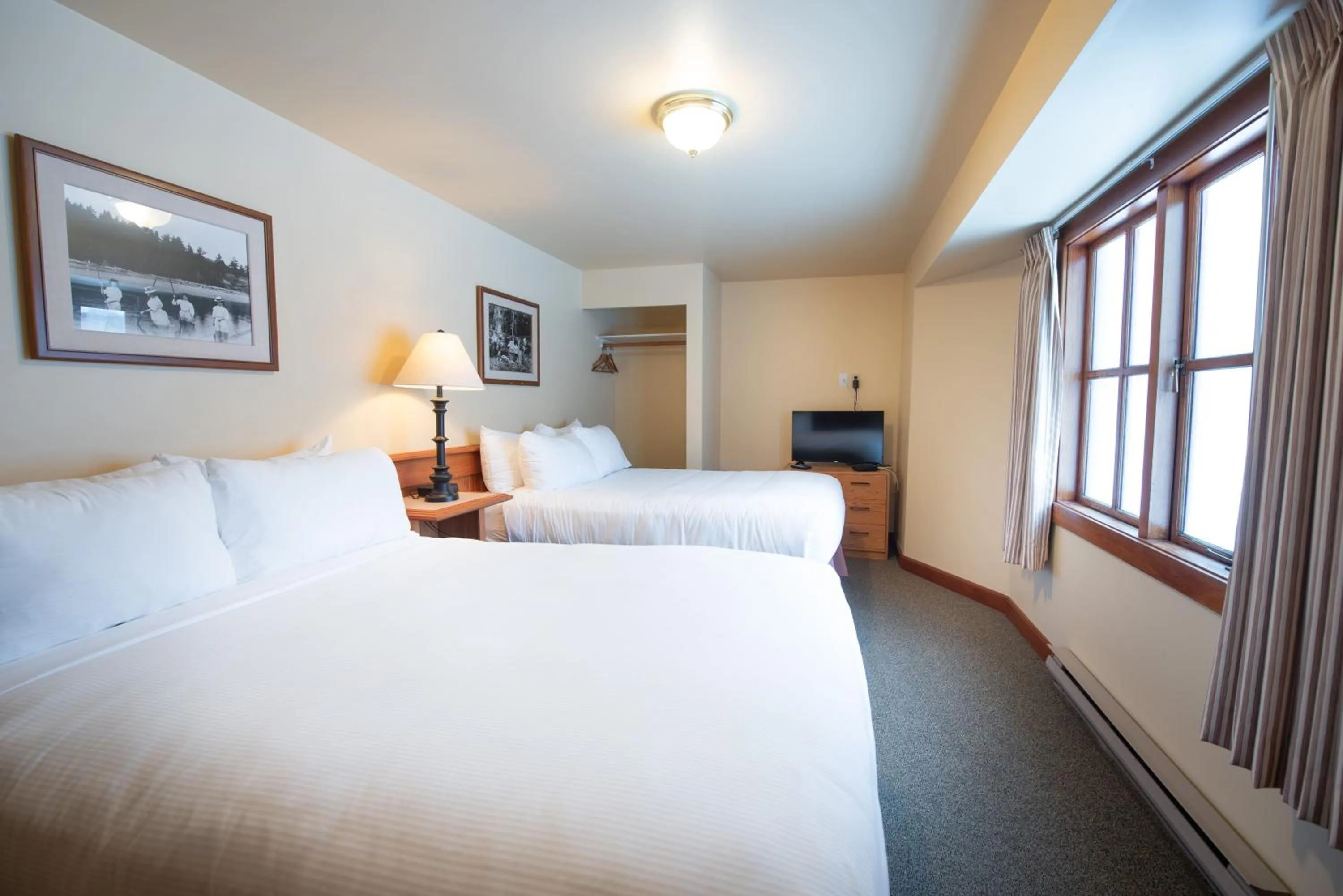 Bedroom in Painter's Lodge, Trademark Collection by Wyndham