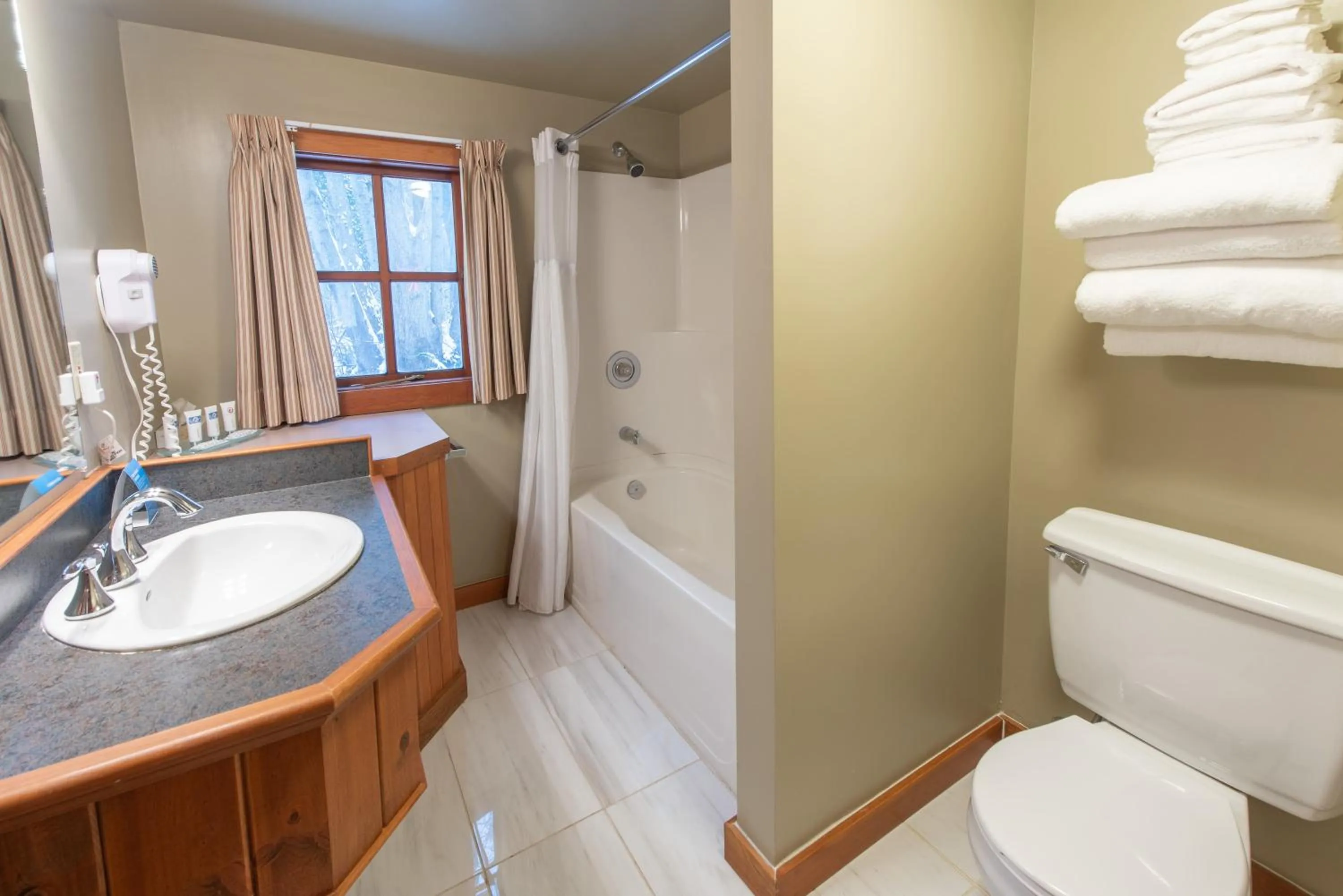 Bathroom in Painter's Lodge, Trademark Collection by Wyndham