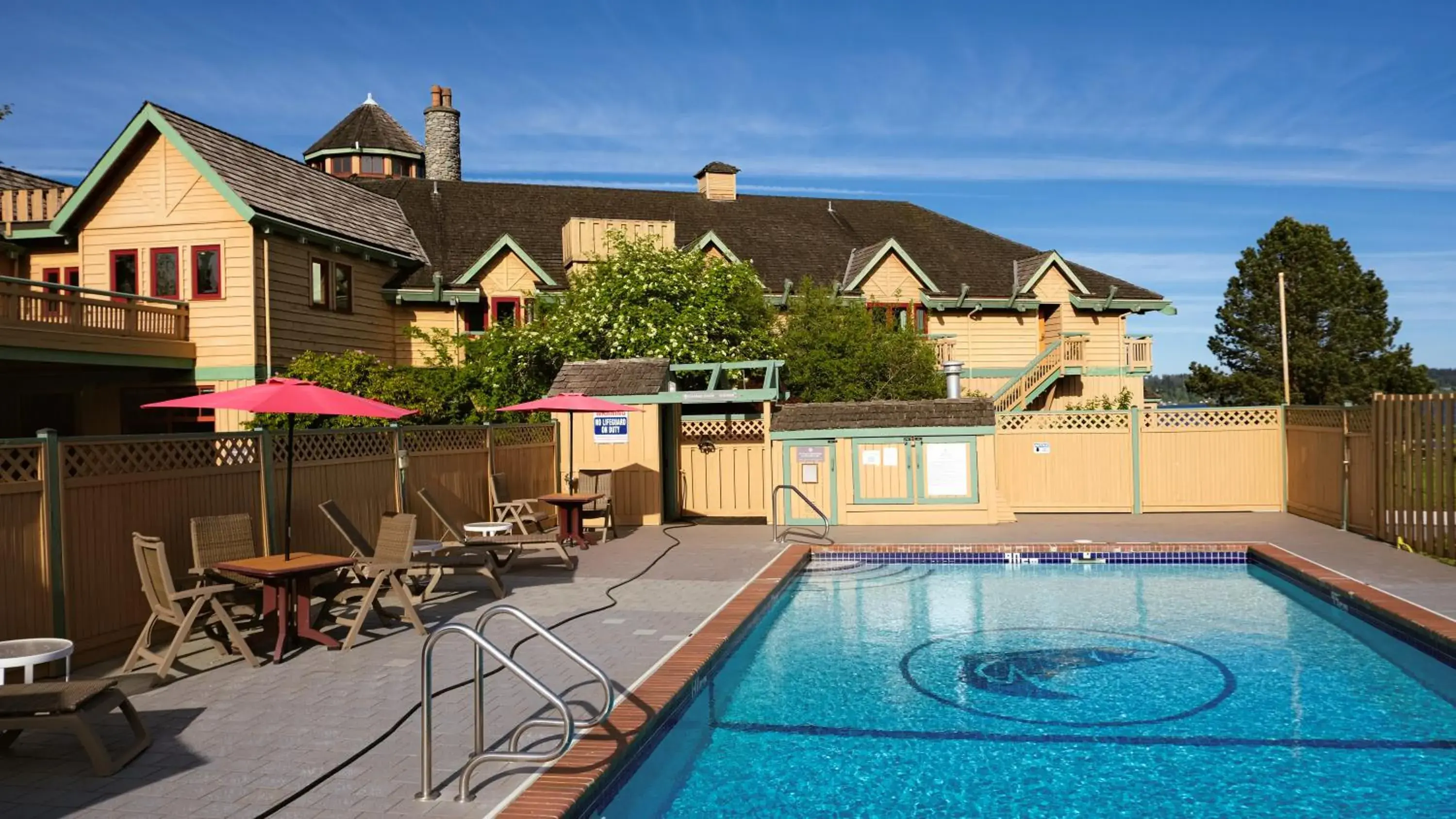 Swimming pool in Painter's Lodge, Trademark Collection by Wyndham Swimming pool in Painter's Lodge, Trademark Collection by Wyndham