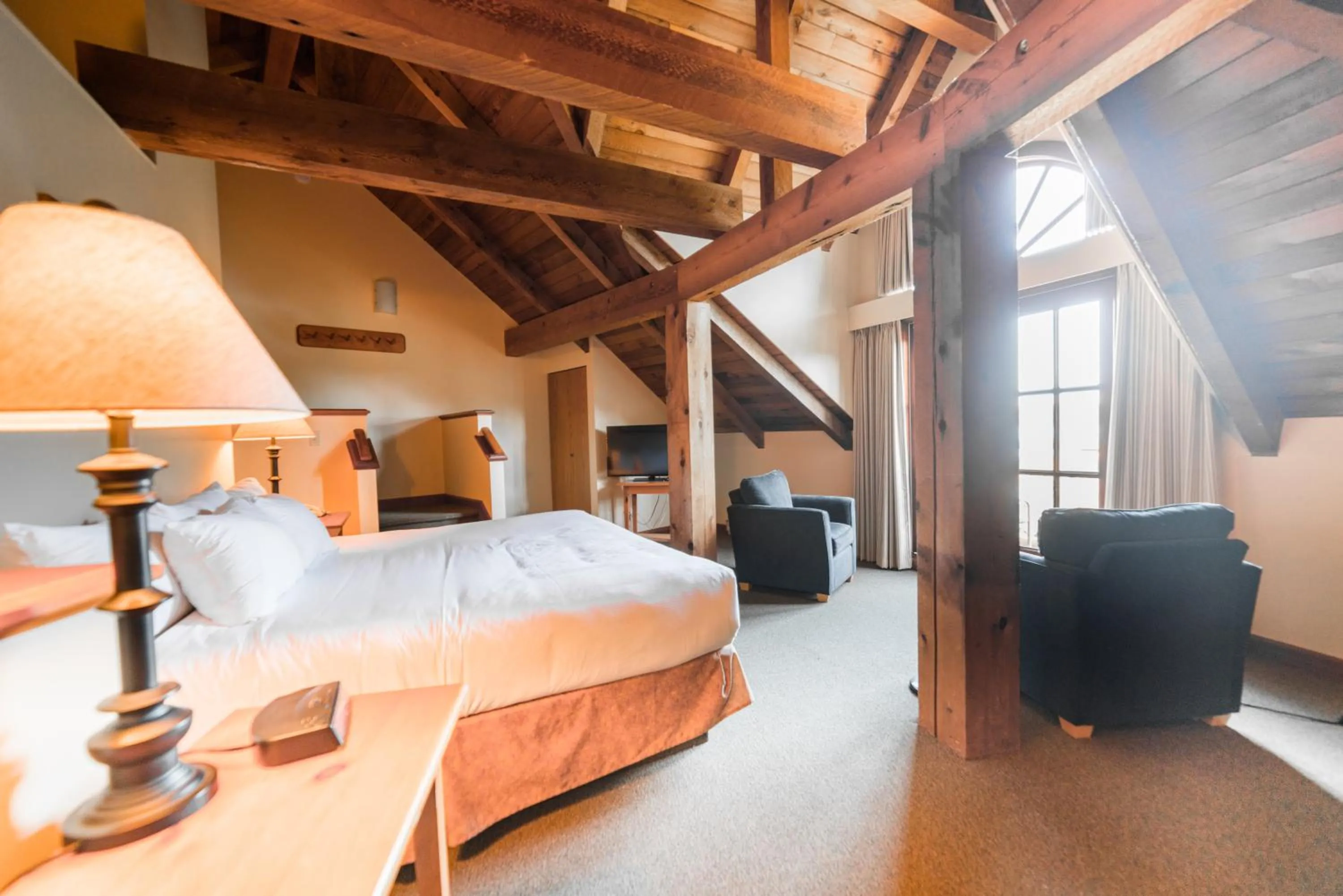 Bedroom in Painter's Lodge, Trademark Collection by Wyndham