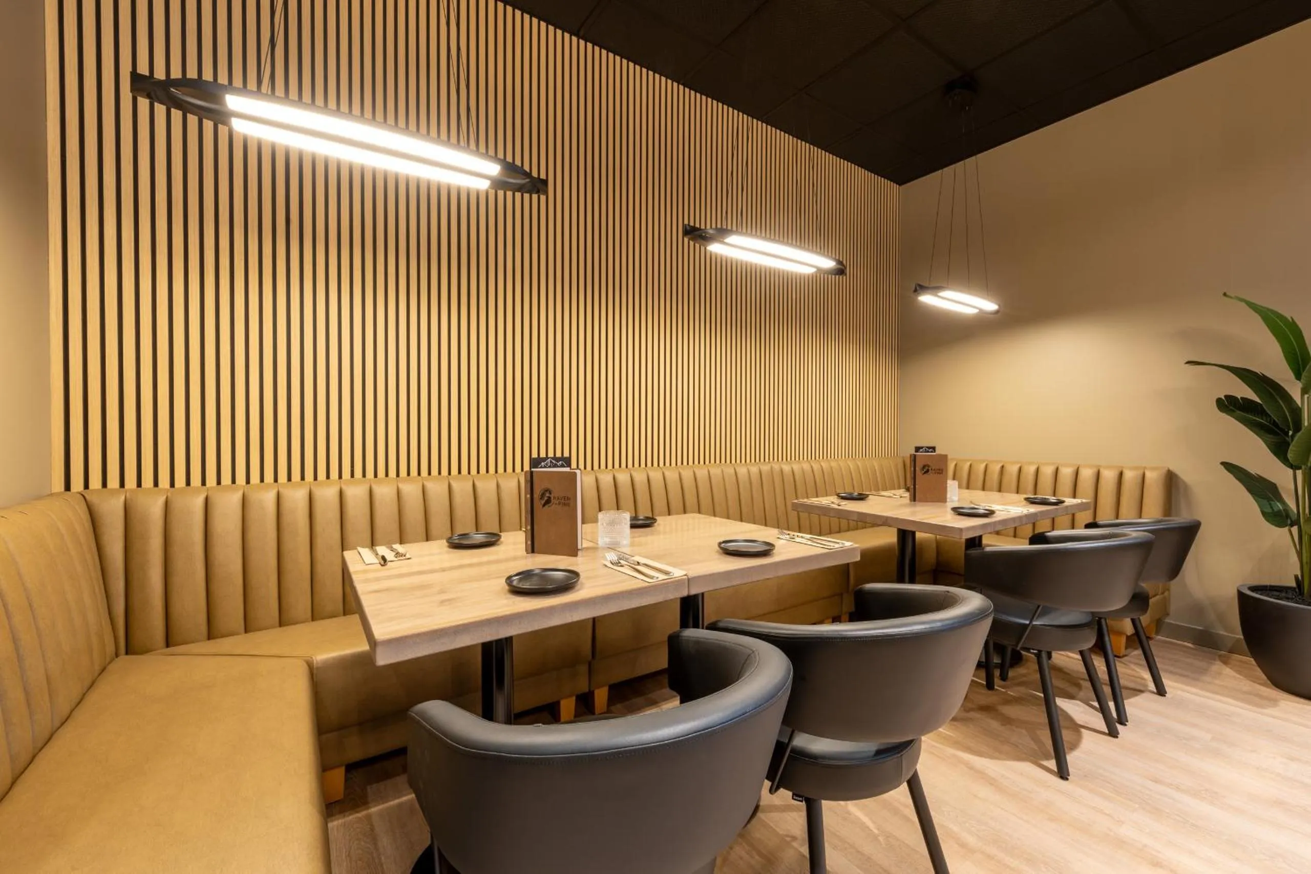 Restaurant/places to eat in Prestige Golden Hotel