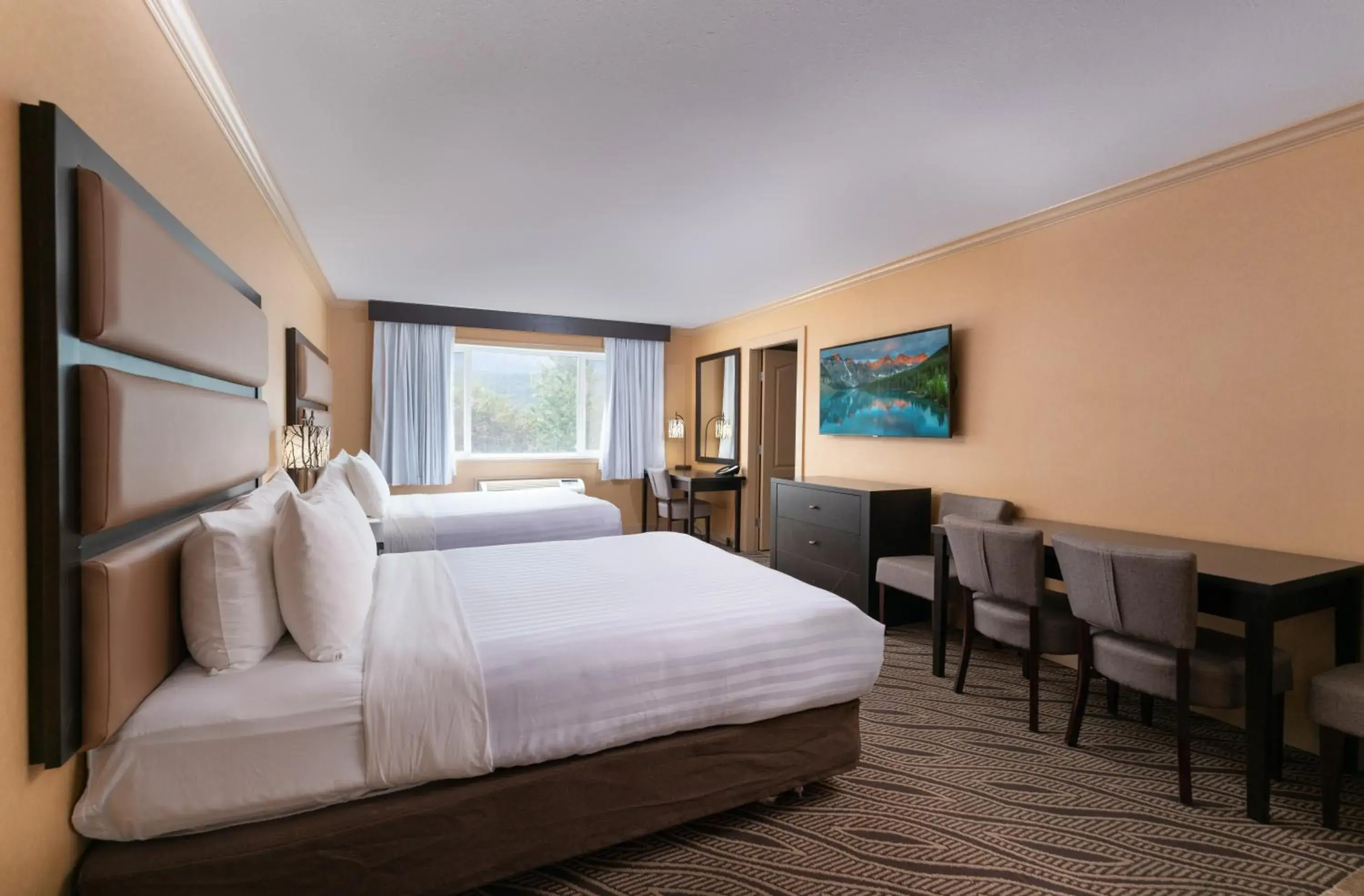 Bed in Prestige Inn Golden Bed in Prestige Inn Golden