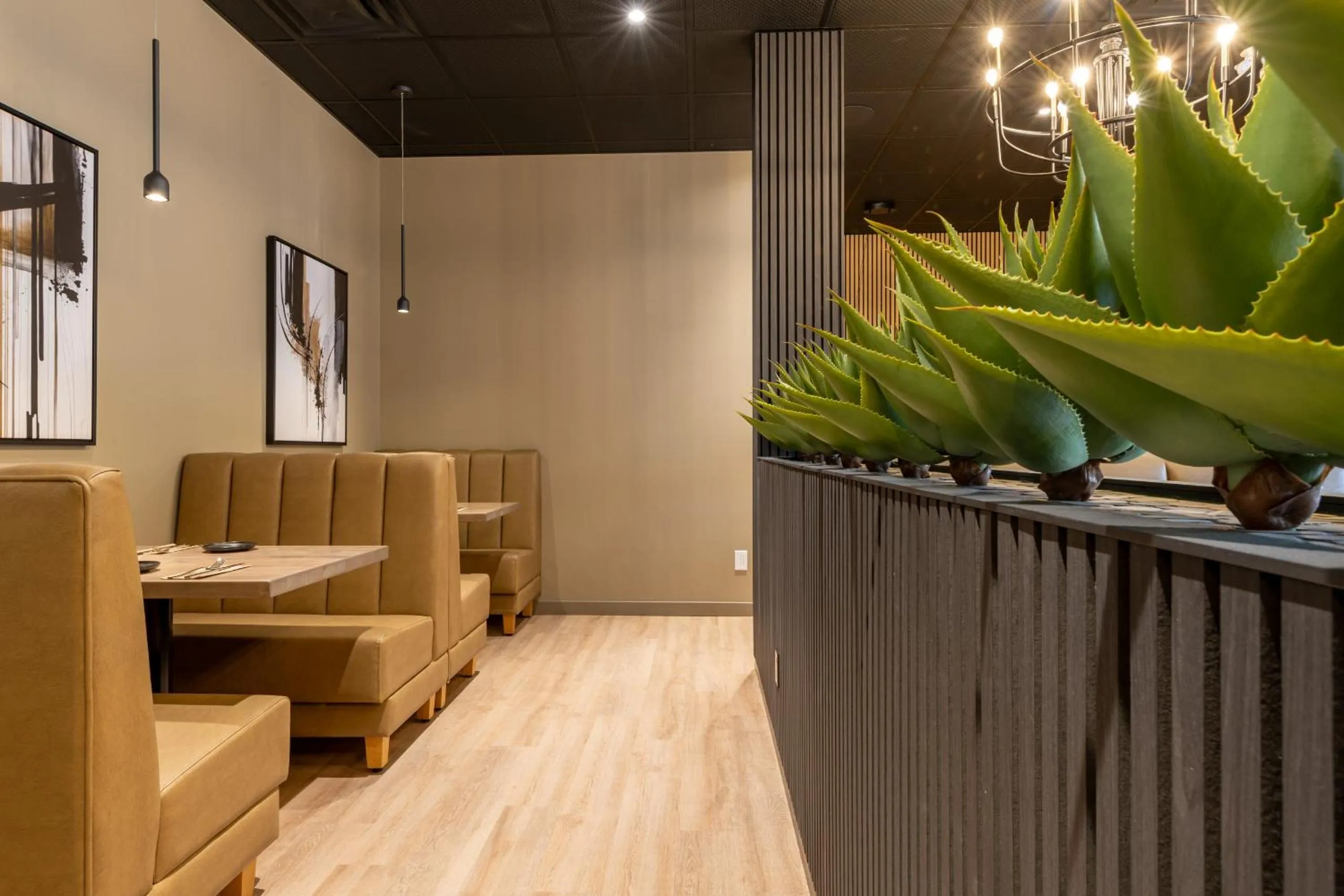 Restaurant/places to eat in Prestige Golden Hotel