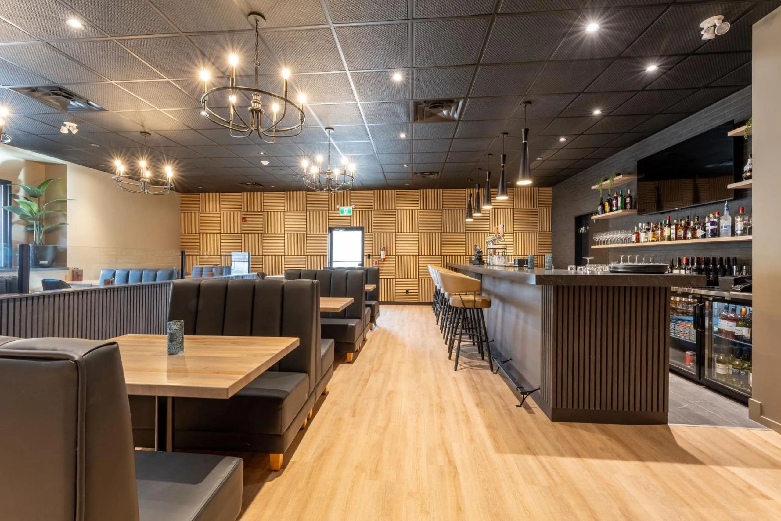 Restaurant/places to eat in Prestige Golden Hotel