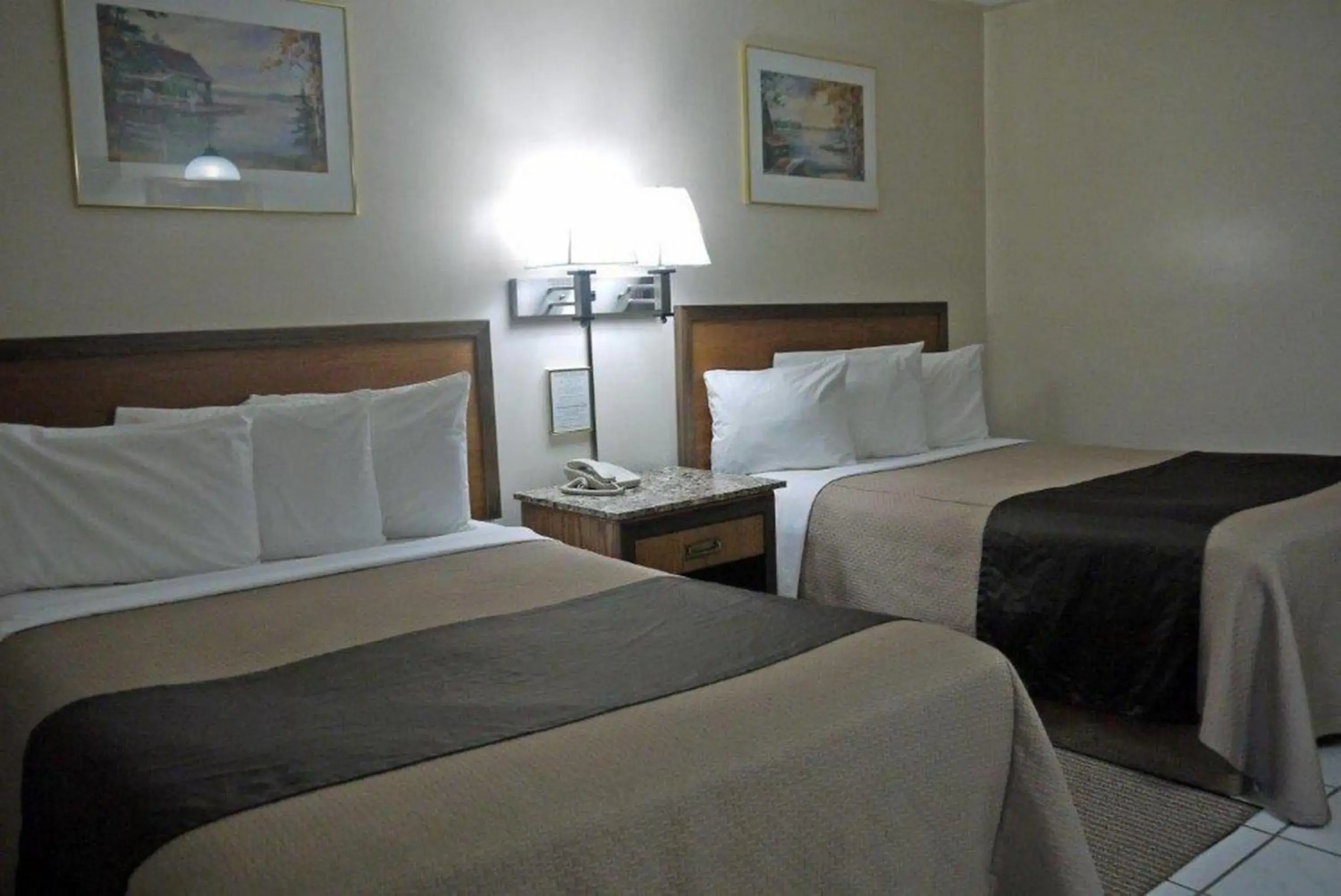 One-Bedroom Suite in Newmarket Inn One-Bedroom Suite in Newmarket Inn