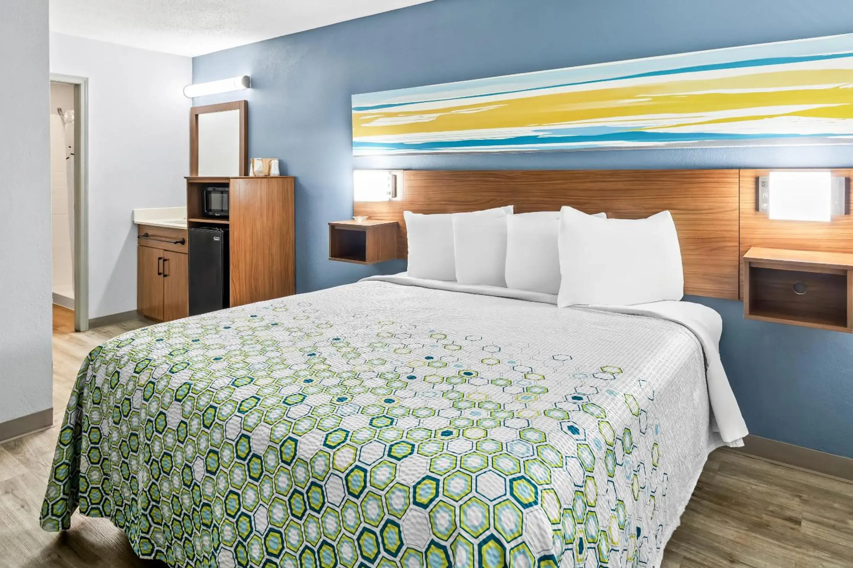 Photo of the whole room, Bed in HomeTowne Studios by Red Roof Florence, KY-Cincinnati Airport Photo of the whole room, Bed in HomeTowne Studios by Red Roof Florence, KY-Cincinnati Airport