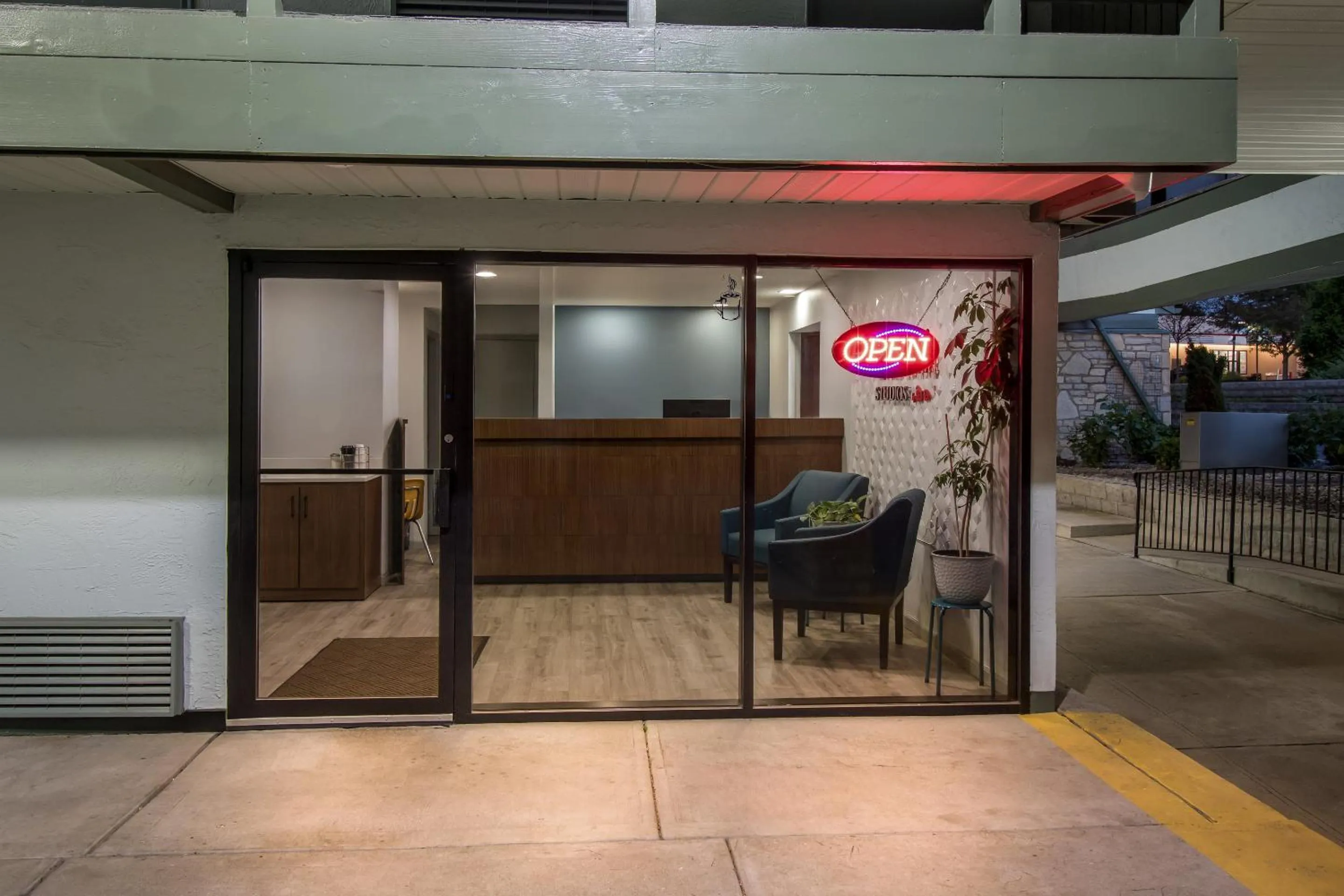 Facade/entrance in HomeTowne Studios by Red Roof Florence, KY-Cincinnati Airport