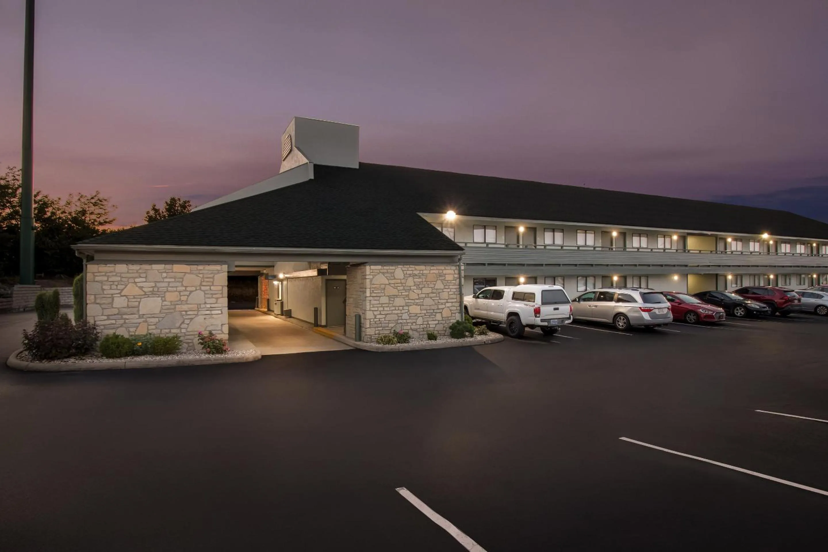 Facade/entrance in HomeTowne Studios by Red Roof Florence, KY-Cincinnati Airport