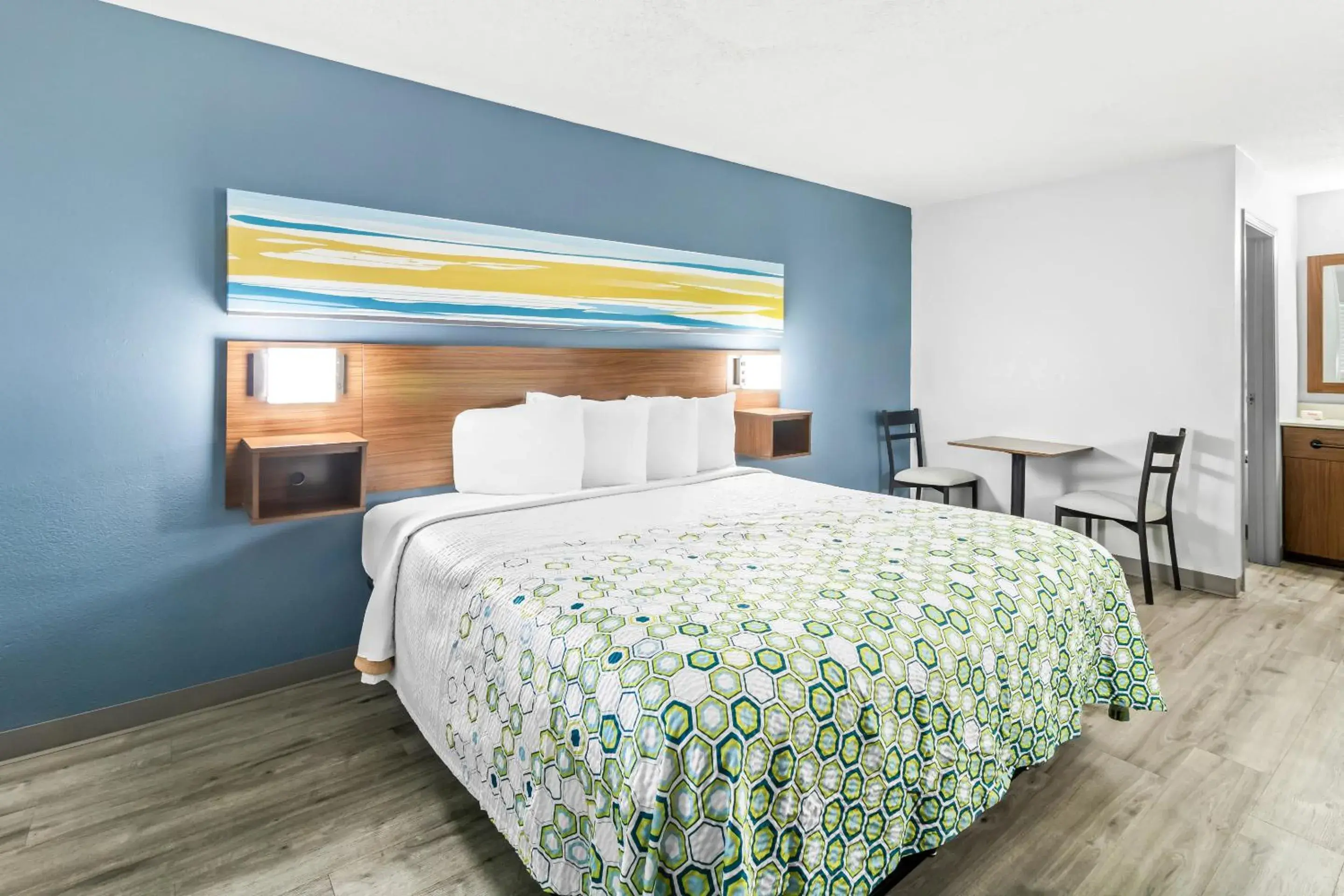 Photo of the whole room, Bed in HomeTowne Studios by Red Roof Florence, KY-Cincinnati Airport Photo of the whole room, Bed in HomeTowne Studios by Red Roof Florence, KY-Cincinnati Airport