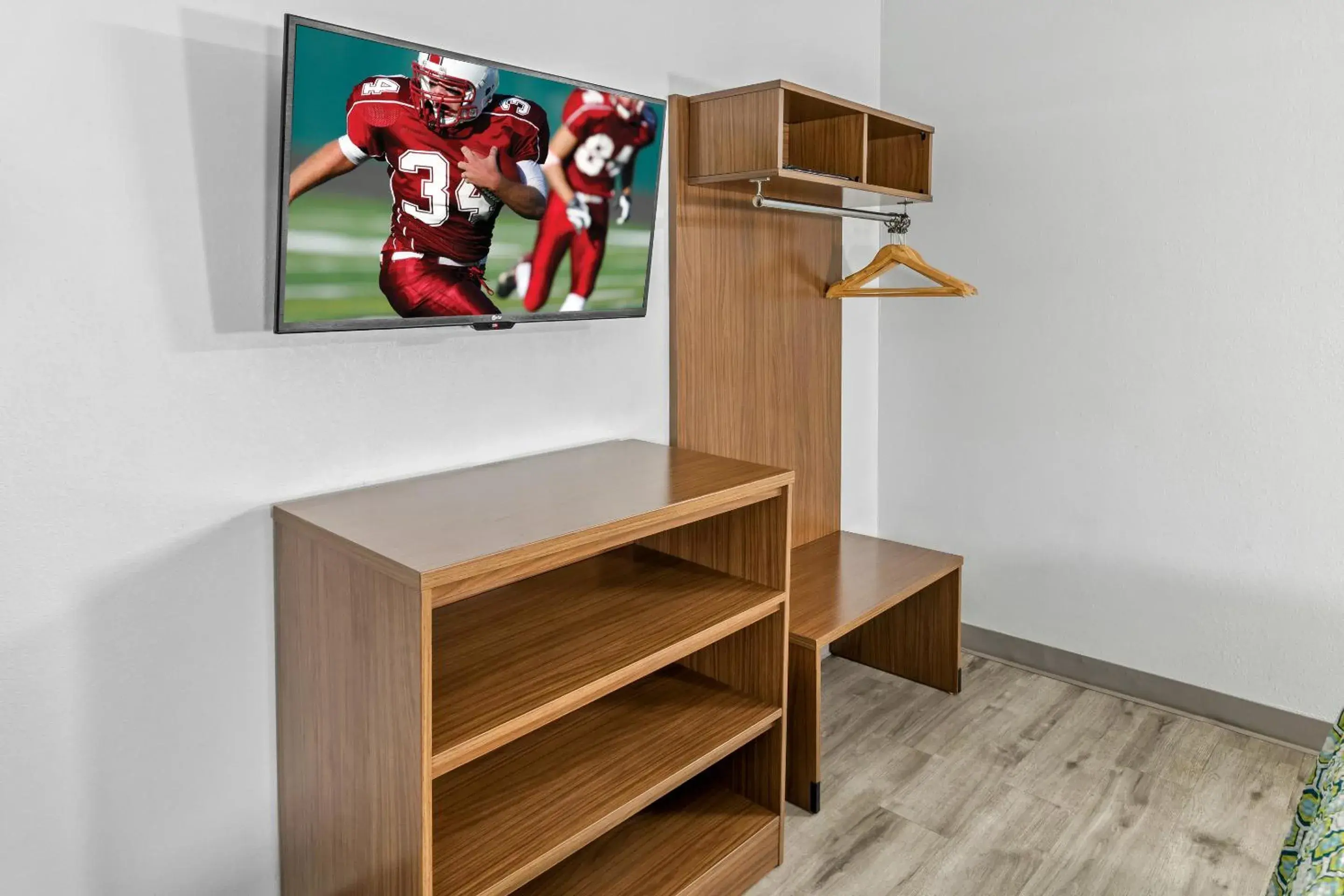 TV and multimedia in HomeTowne Studios by Red Roof Florence, KY-Cincinnati Airport TV and multimedia in HomeTowne Studios by Red Roof Florence, KY-Cincinnati Airport