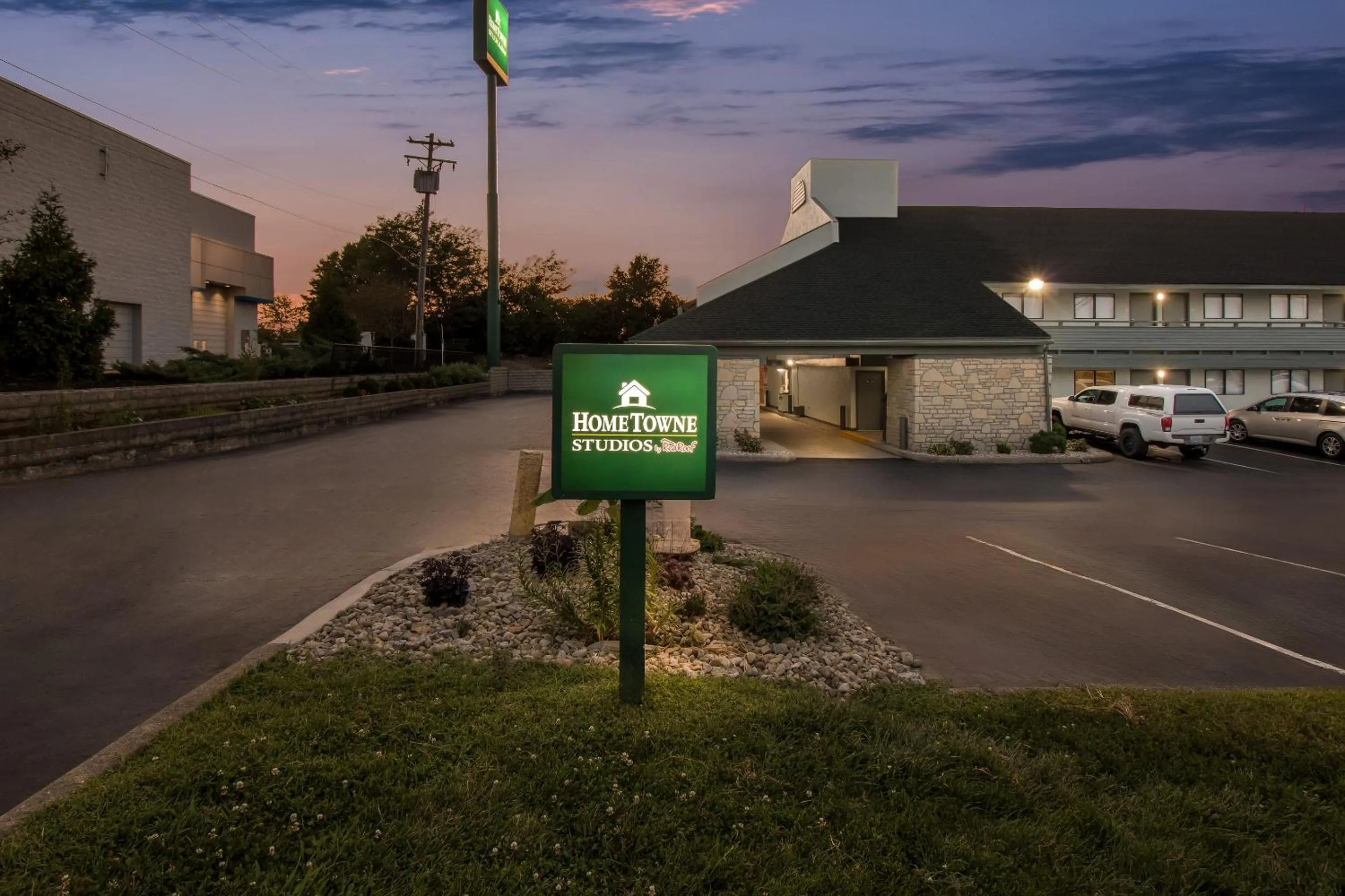 Facade/entrance in HomeTowne Studios by Red Roof Florence, KY-Cincinnati Airport