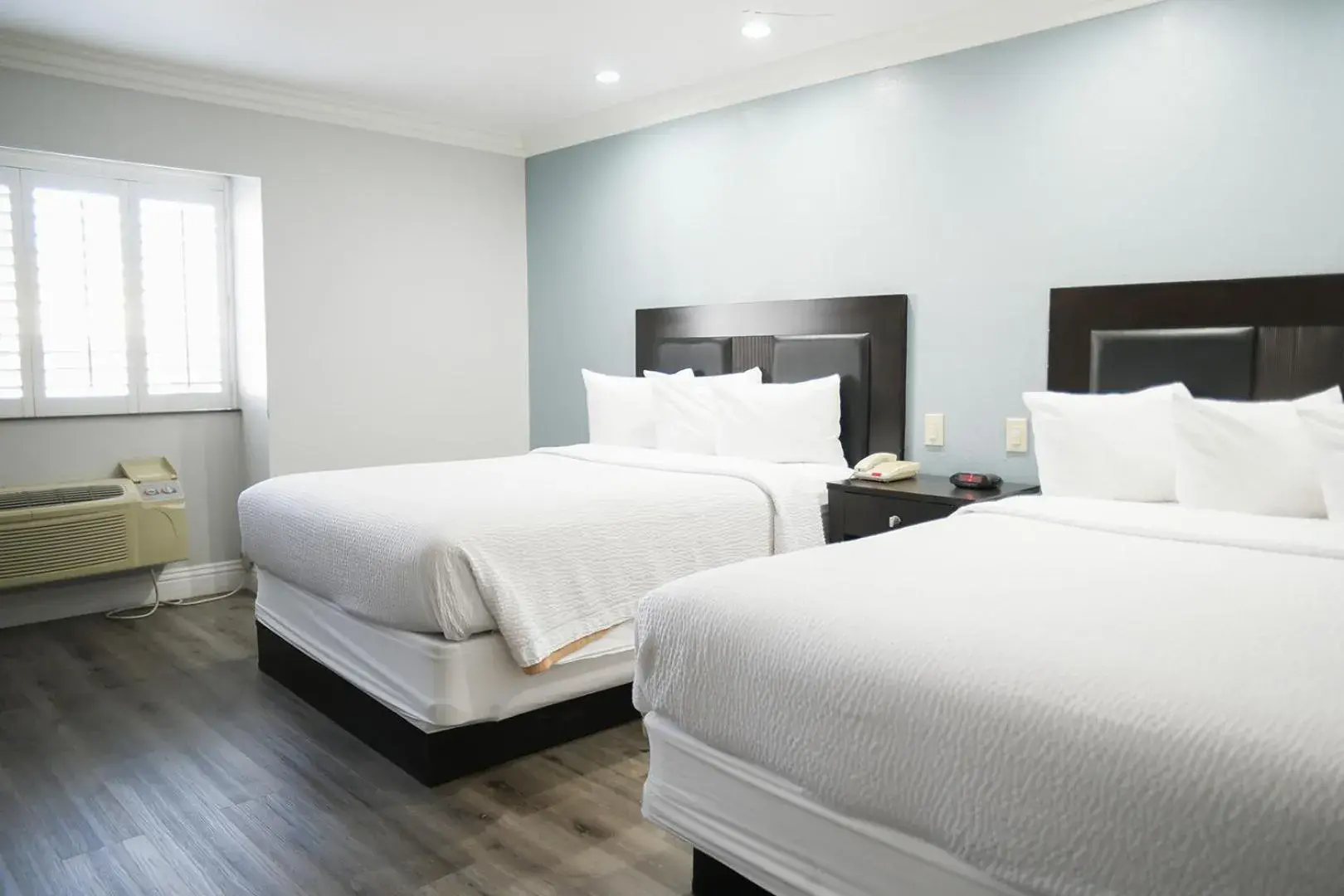 Photo of the whole room, Bed in Days Inn by Wyndham West Covina Photo of the whole room, Bed in Days Inn by Wyndham West Covina