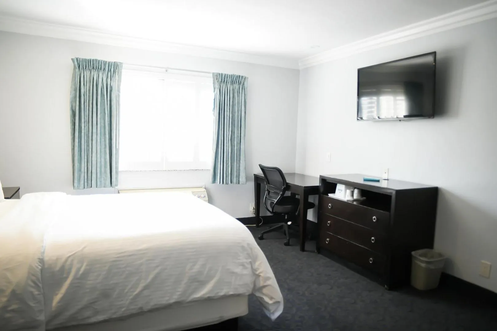 Bed in Days Inn by Wyndham West Covina