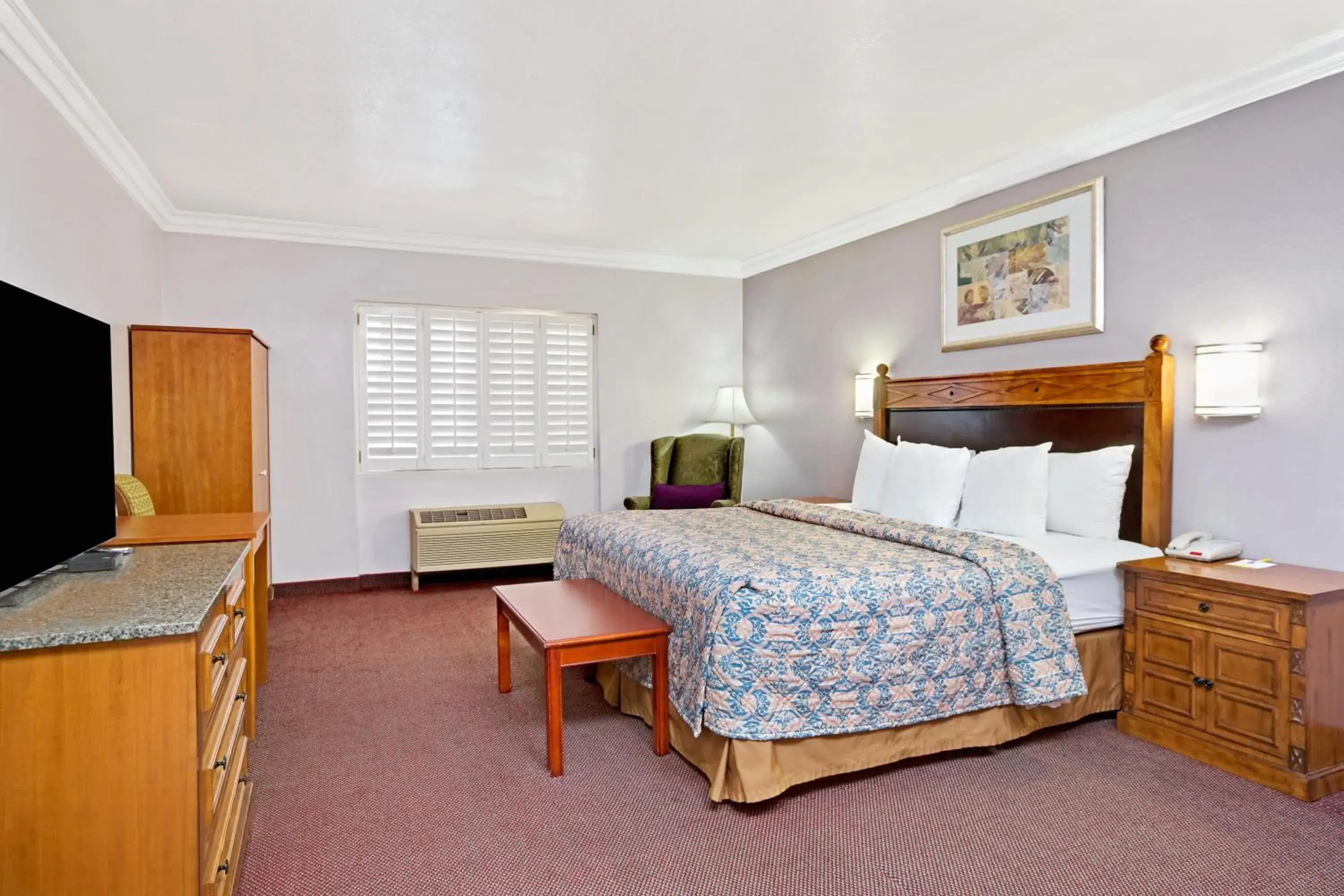 Photo of the whole room, Bed in Days Inn by Wyndham West Covina Photo of the whole room, Bed in Days Inn by Wyndham West Covina