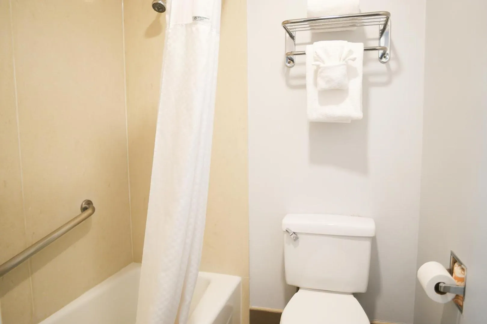 Days Inn by Wyndham West Covina