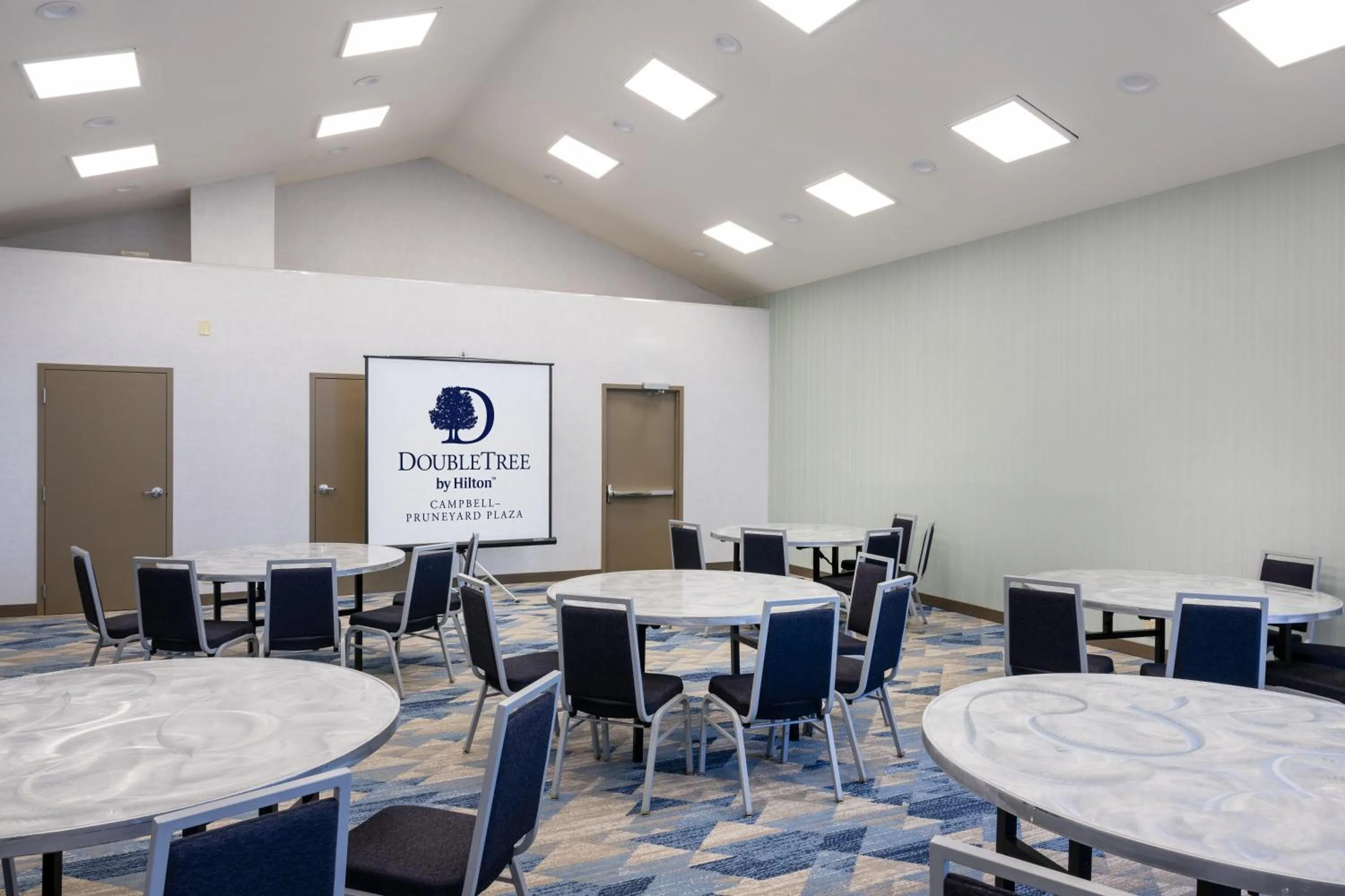Meeting/conference room in DoubleTree by Hilton Campbell - Pruneyard Plaza