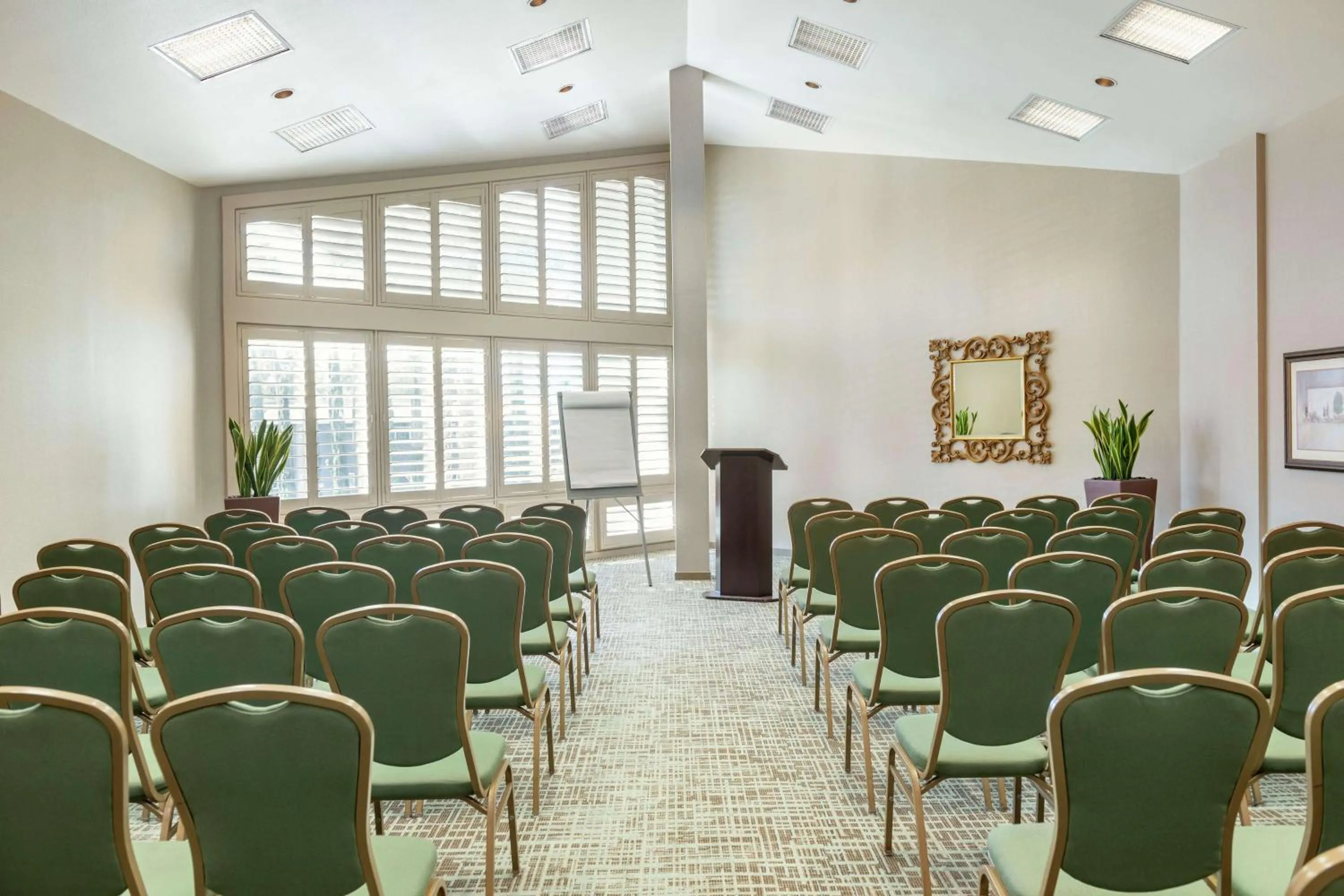 Meeting/conference room in DoubleTree by Hilton Campbell - Pruneyard Plaza
