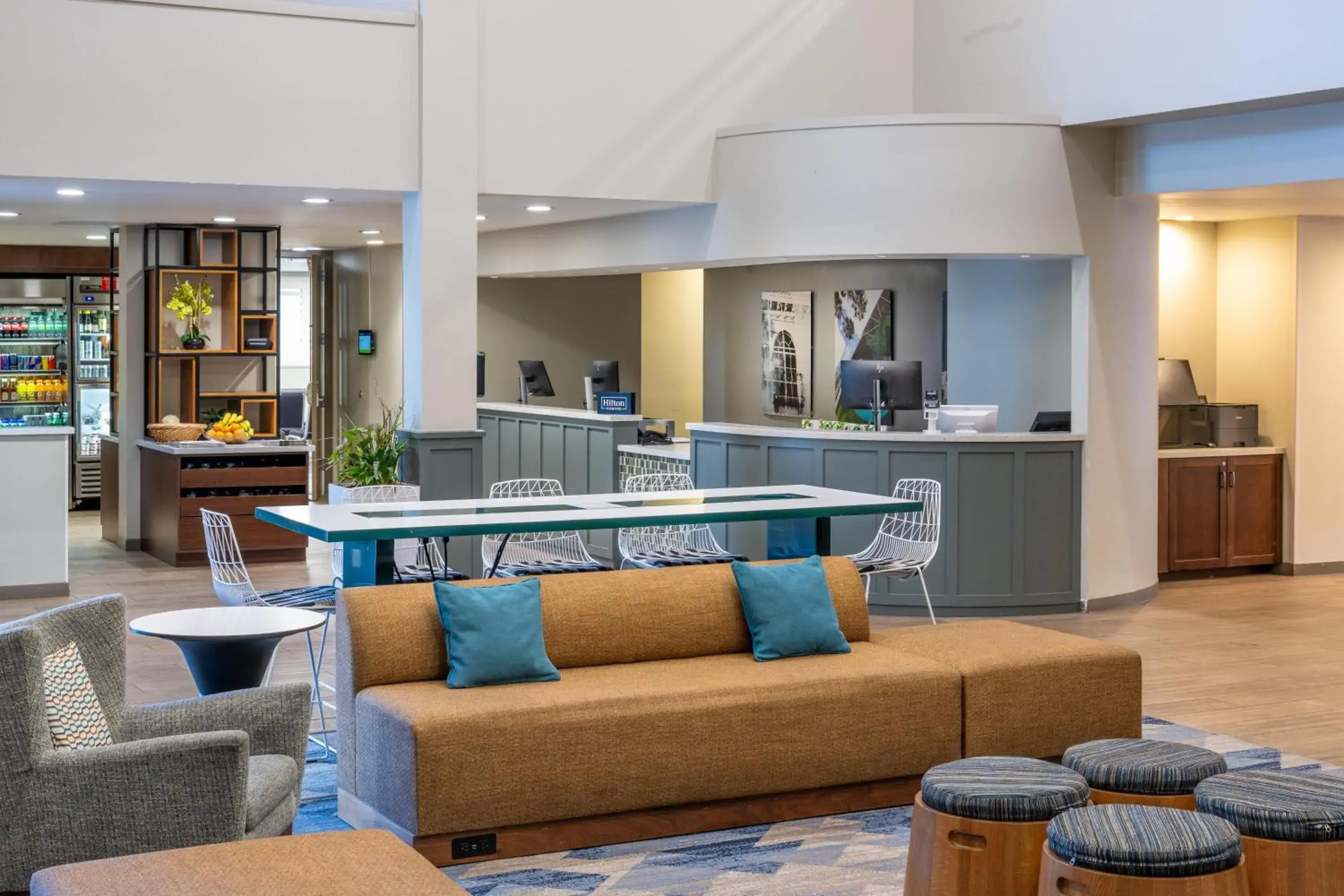 Lobby or reception in DoubleTree by Hilton Campbell - Pruneyard Plaza Lobby or reception in DoubleTree by Hilton Campbell - Pruneyard Plaza