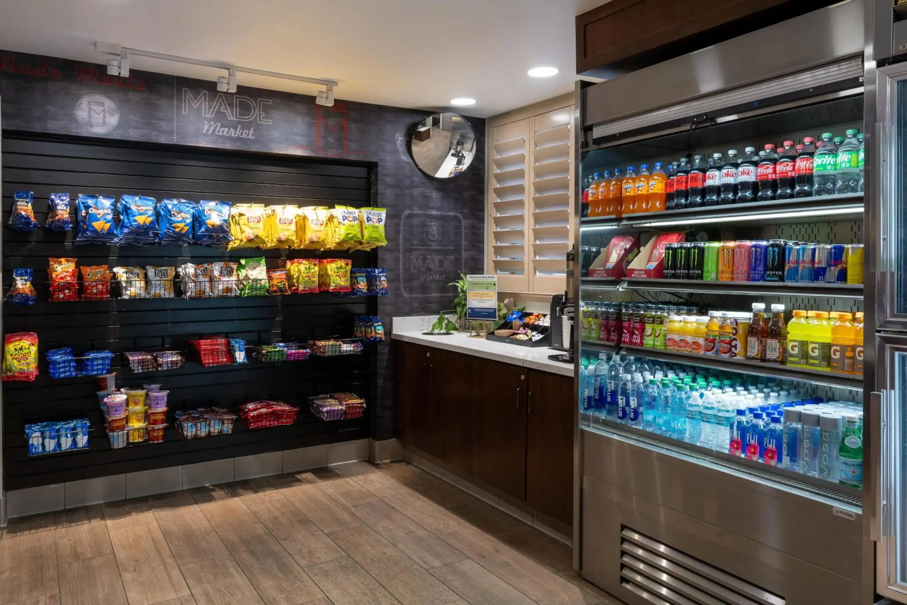 Restaurant/places to eat in DoubleTree by Hilton Campbell - Pruneyard Plaza Restaurant/places to eat in DoubleTree by Hilton Campbell - Pruneyard Plaza