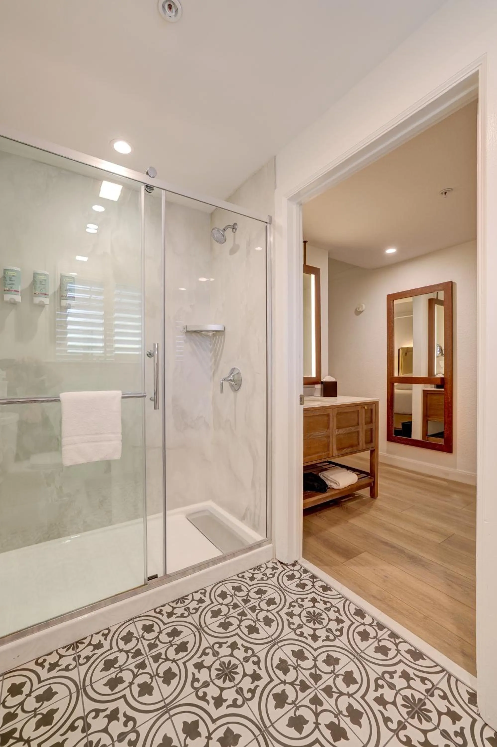 Bathroom in Best Western Sonoma Valley Inn & Krug Event Center