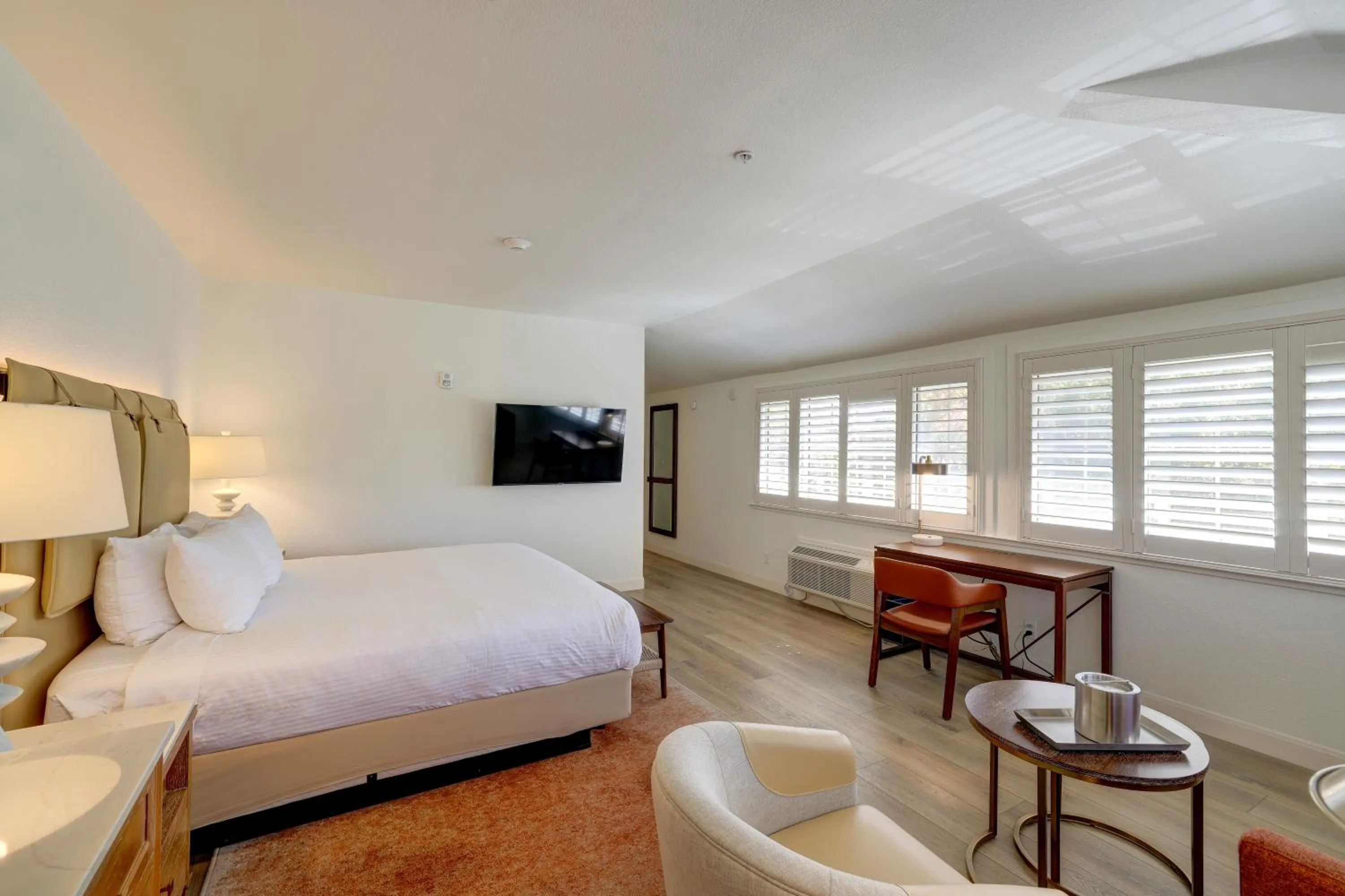 Seating area, Bed in Best Western Sonoma Valley Inn & Krug Event Center