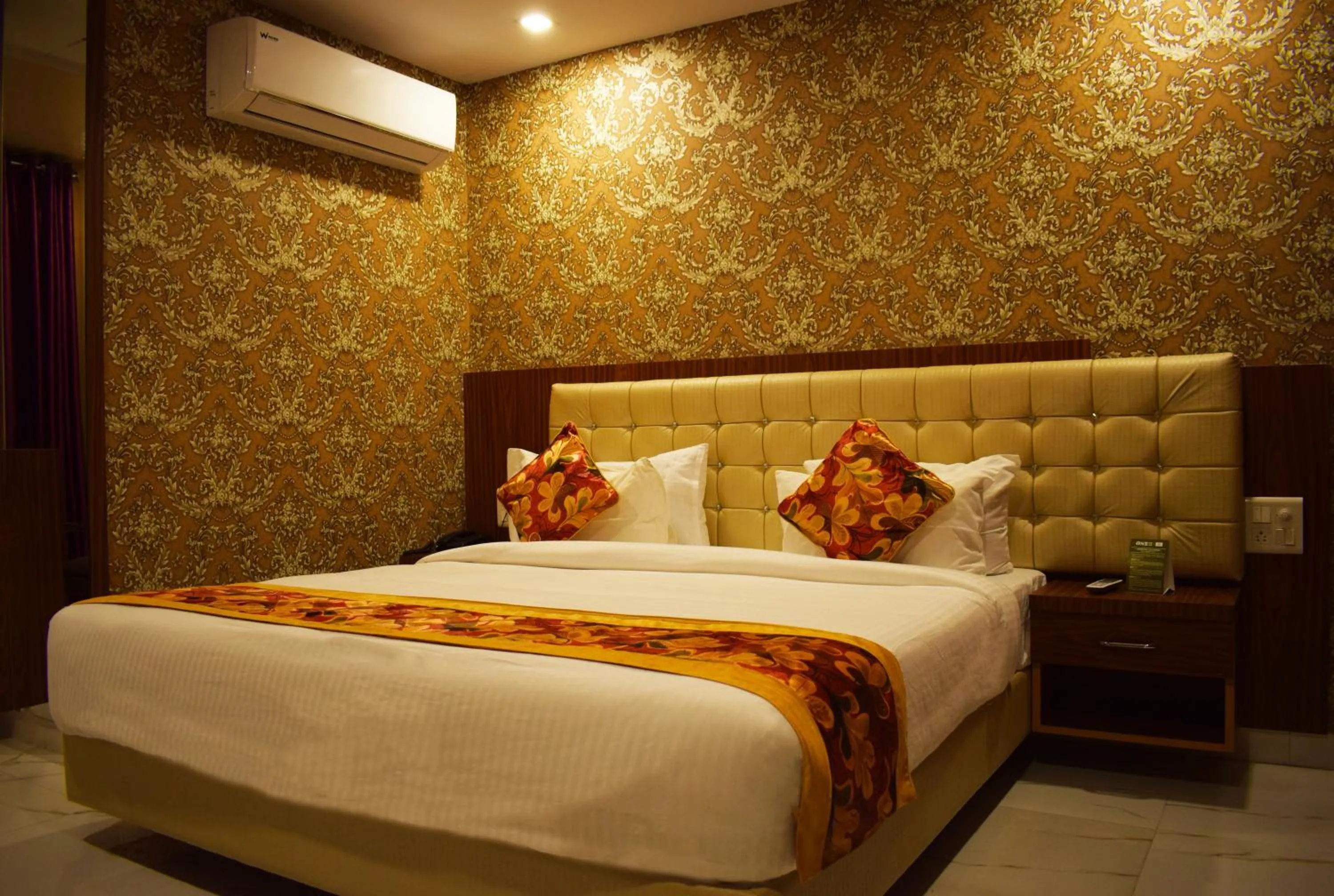 Bed in Hotel New Majestic