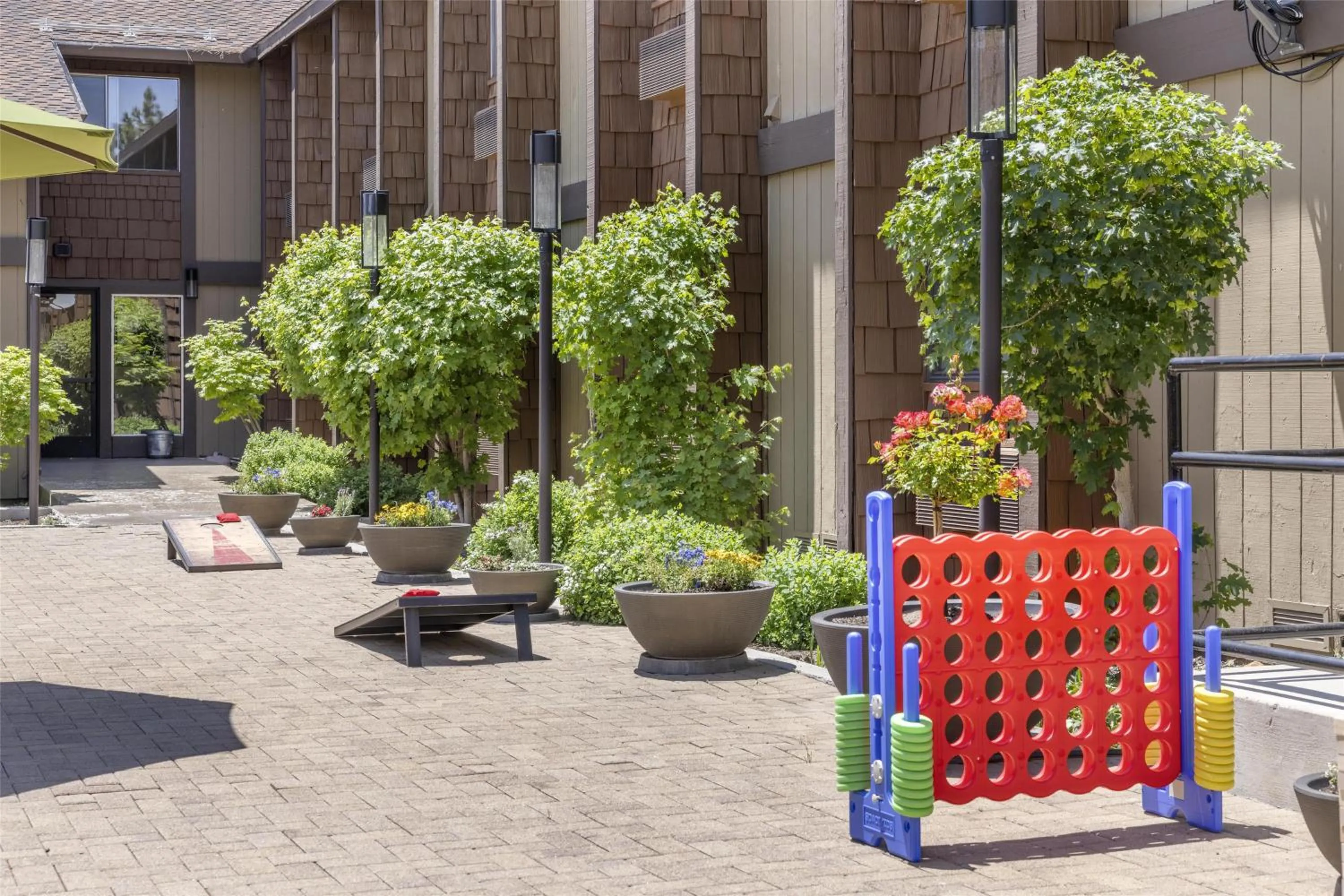 Pool view in Best Western Plus Truckee-Tahoe Hotel