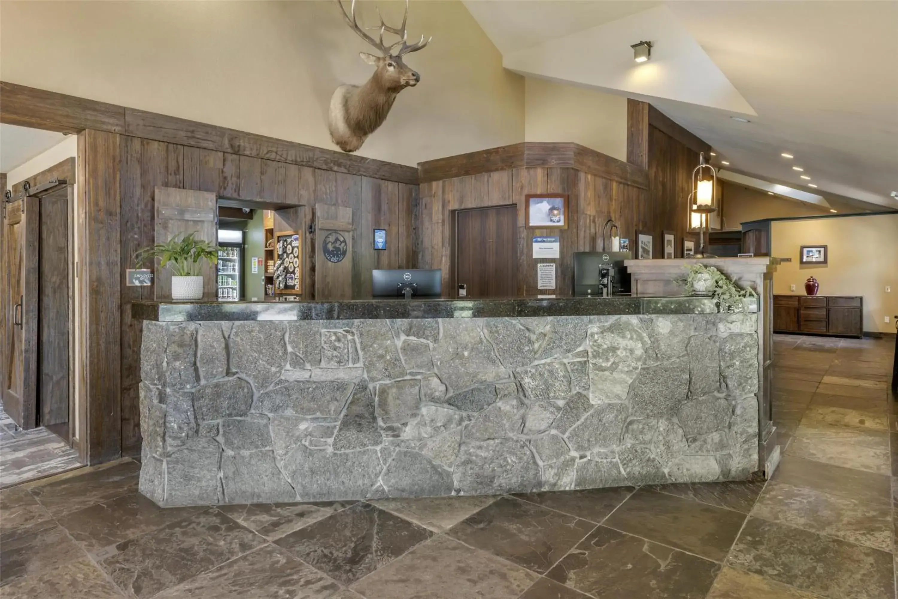 Lobby or reception in Best Western Plus Truckee-Tahoe Hotel Lobby or reception in Best Western Plus Truckee-Tahoe Hotel