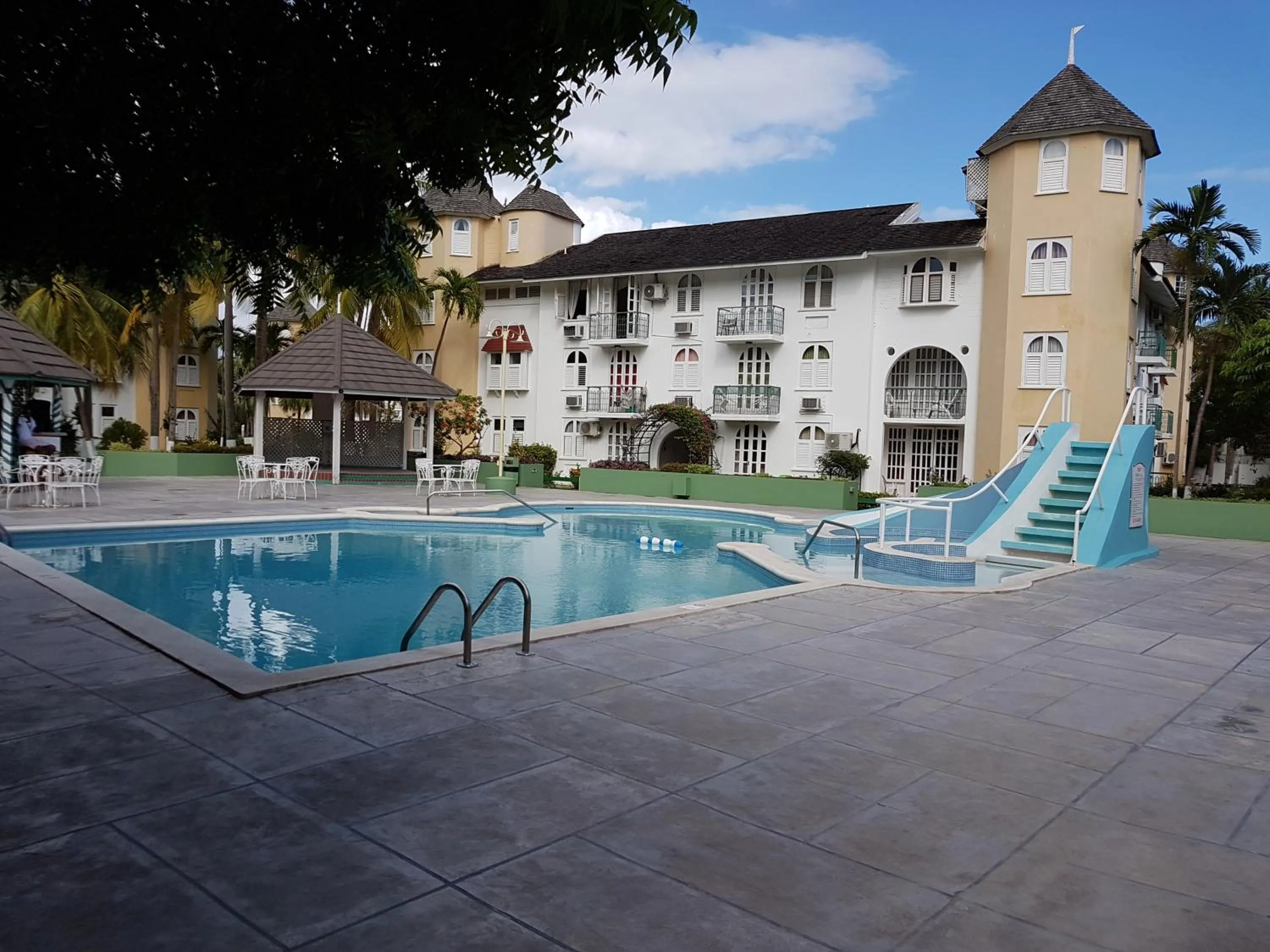 Swimming pool in Almond Grove at Sand Castle