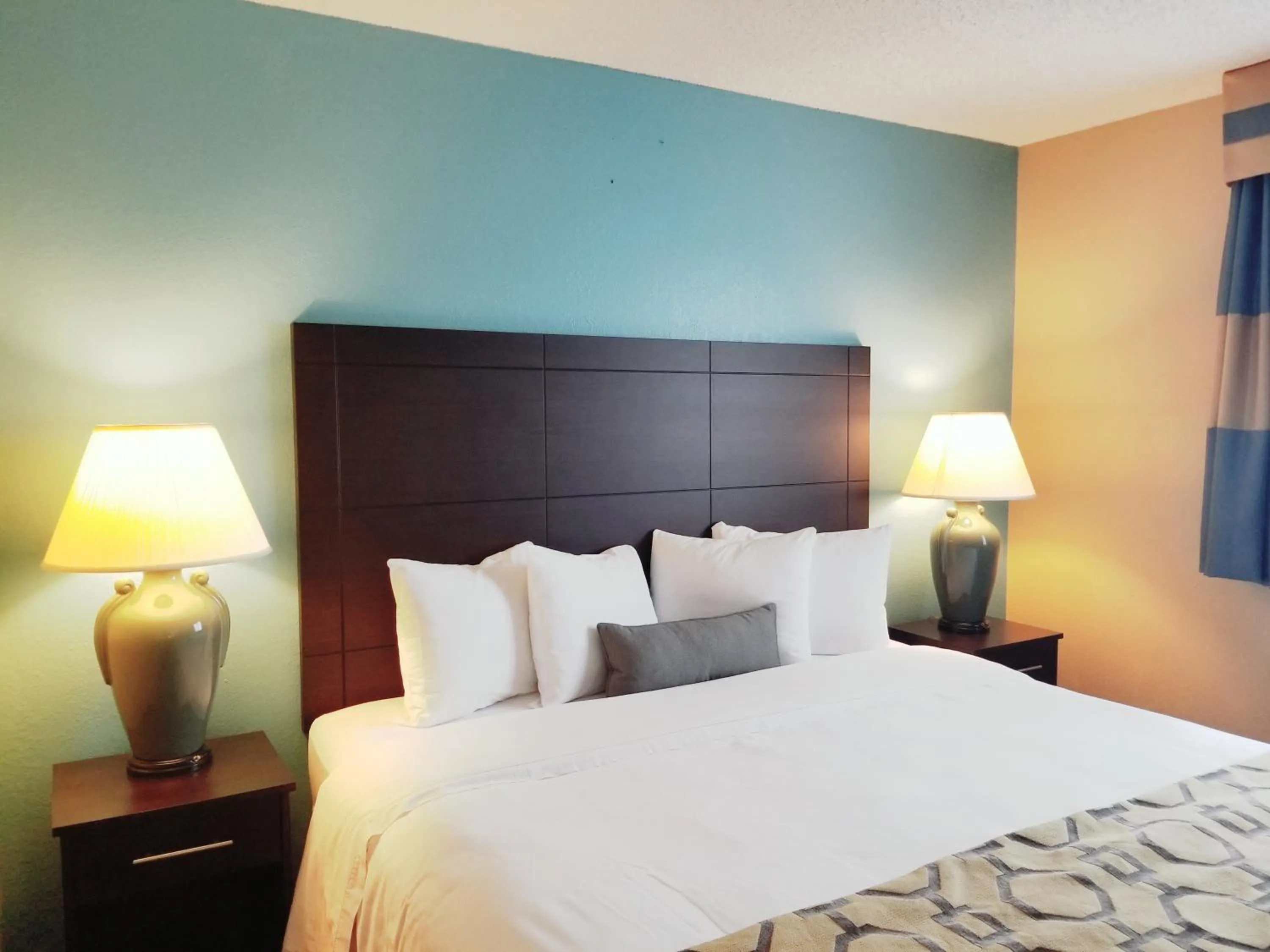 Bed in Baymont Inn & Suites by Wyndham Huber Heights Dayton Northeast