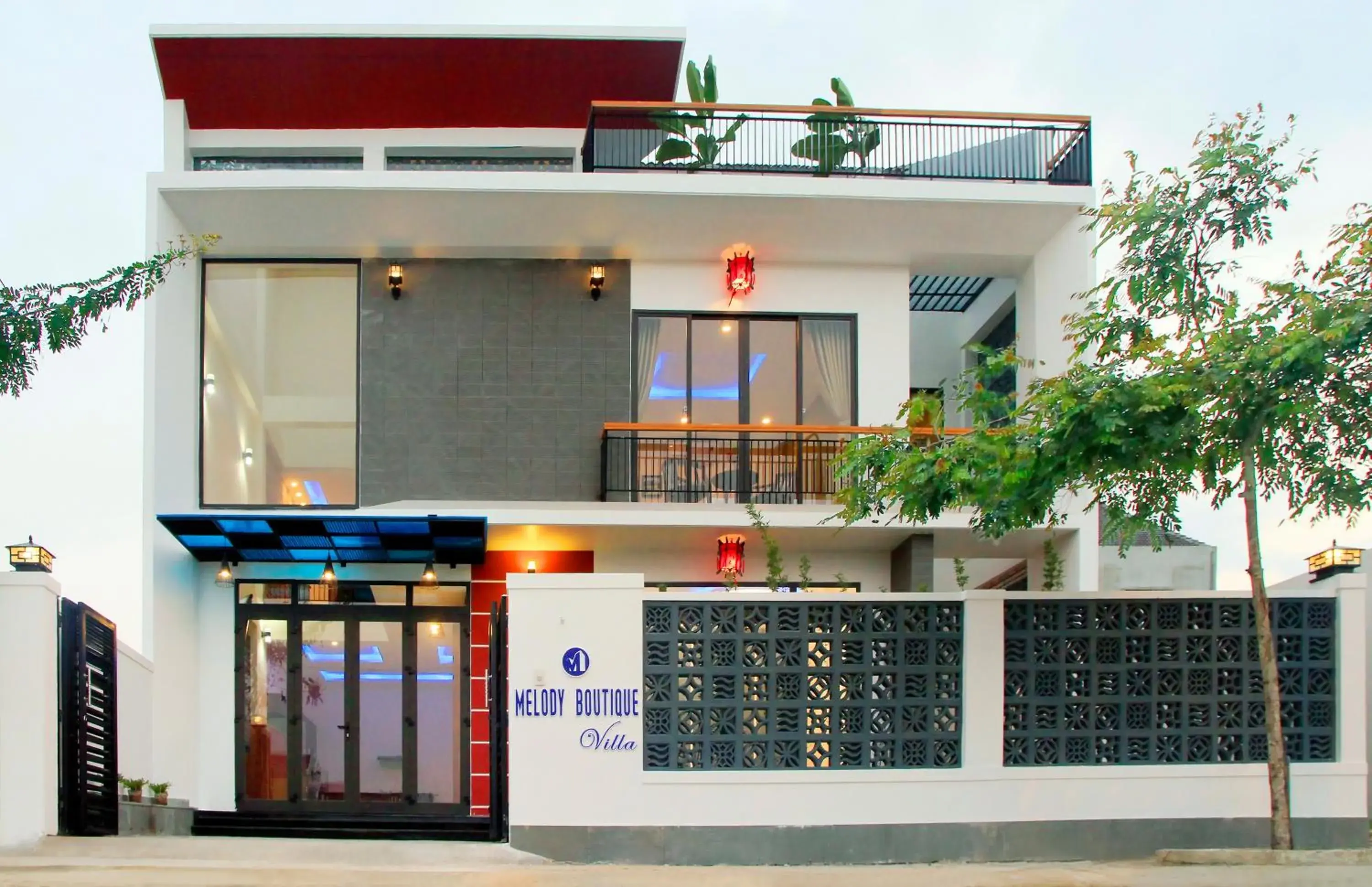 Facade/entrance in Melody Boutique Villa Hoi An Facade/entrance in Melody Boutique Villa Hoi An