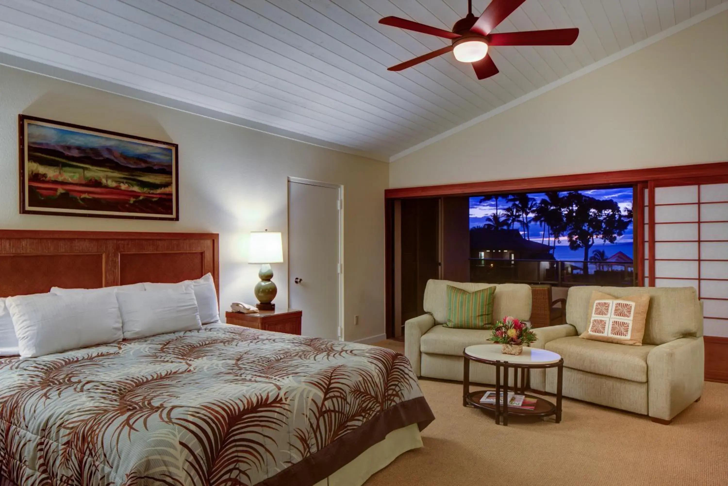 Living room in Napili Kai Beach Resort Living room in Napili Kai Beach Resort