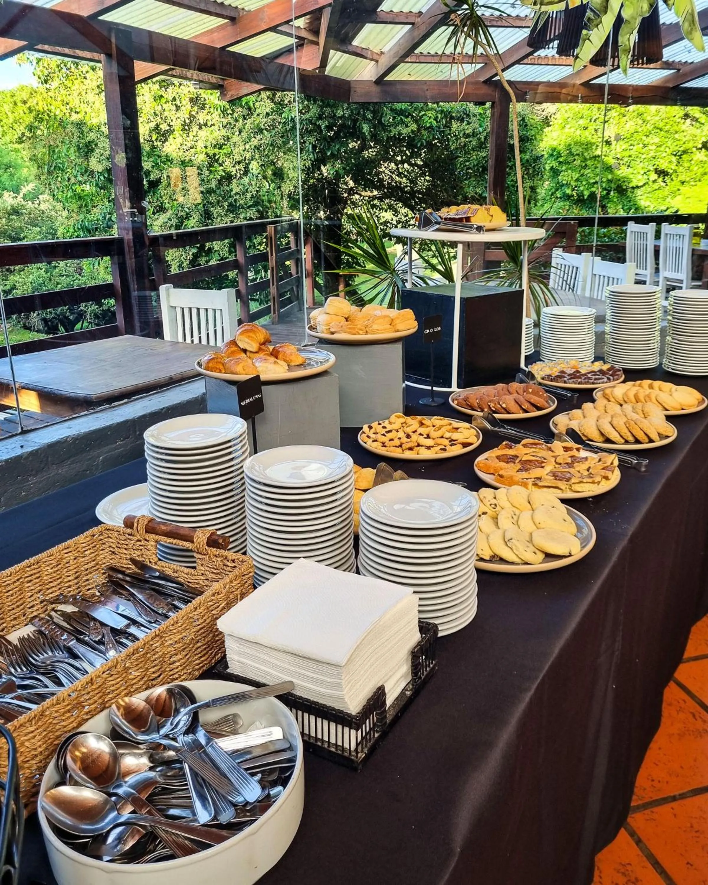 Breakfast in Howard Johnson Hotel & Spa Villa General Belgrano