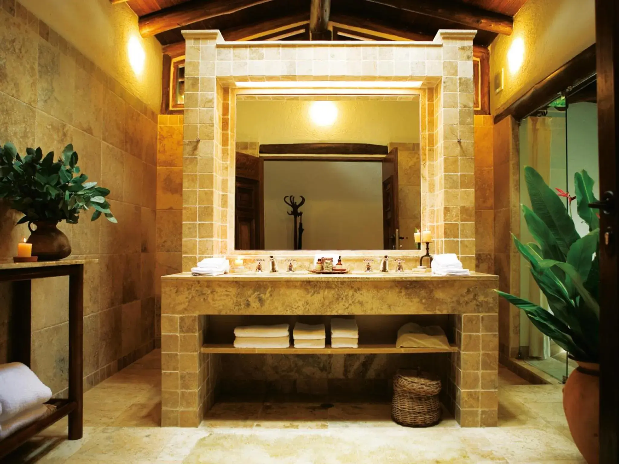 Bathroom in Inkaterra Machu Picchu Pueblo Hotel Bathroom in Inkaterra Machu Picchu Pueblo Hotel
