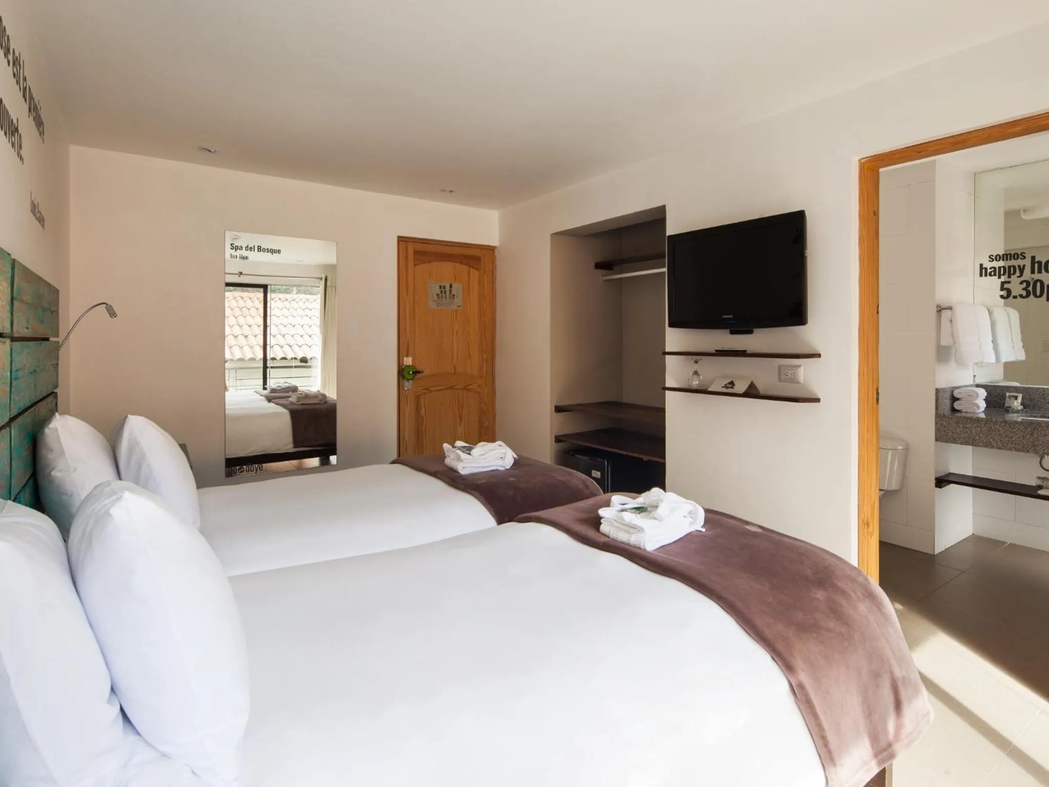 Bathroom, Bed in El MaPi by Inkaterra