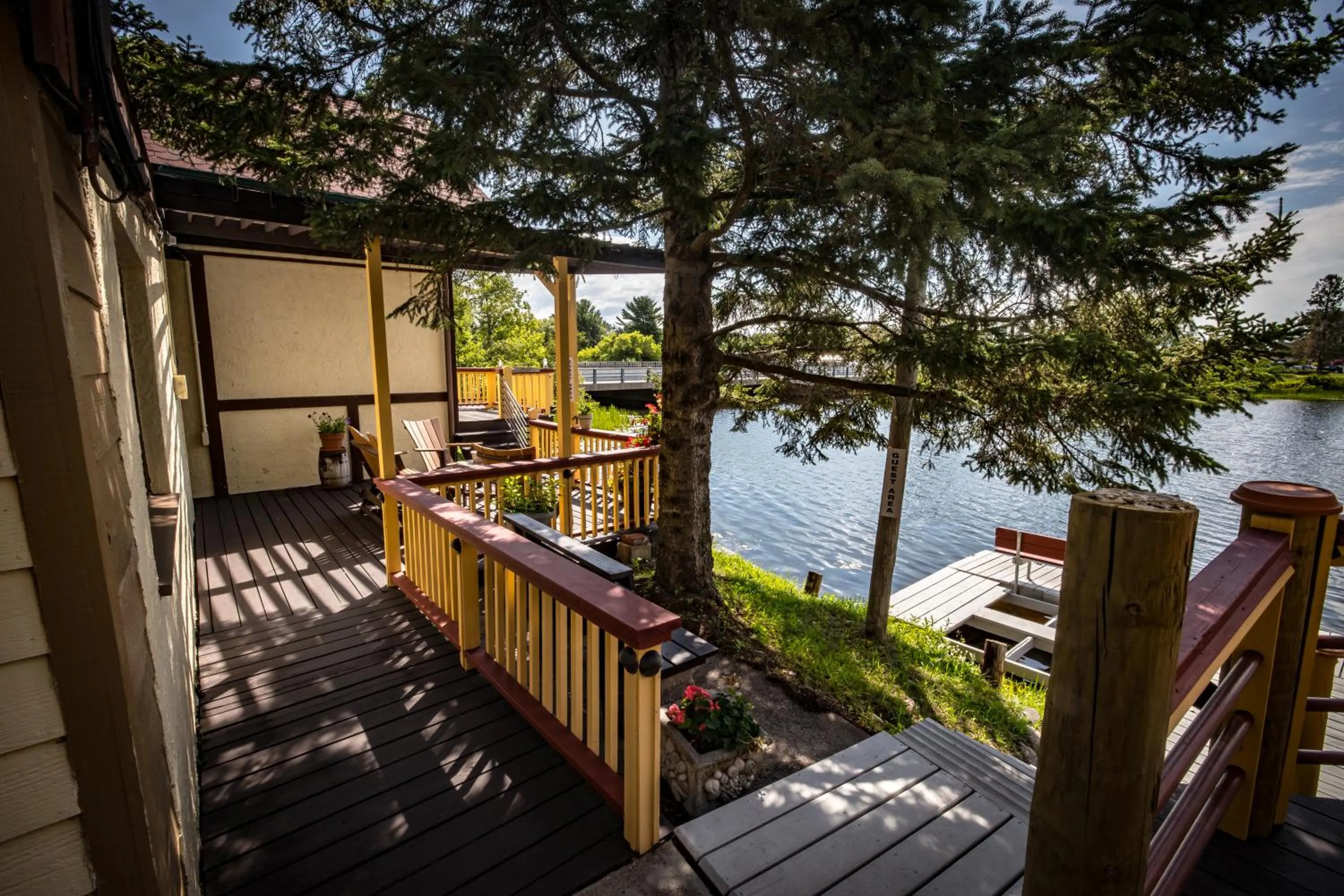Balcony/Terrace in Riverside Motel