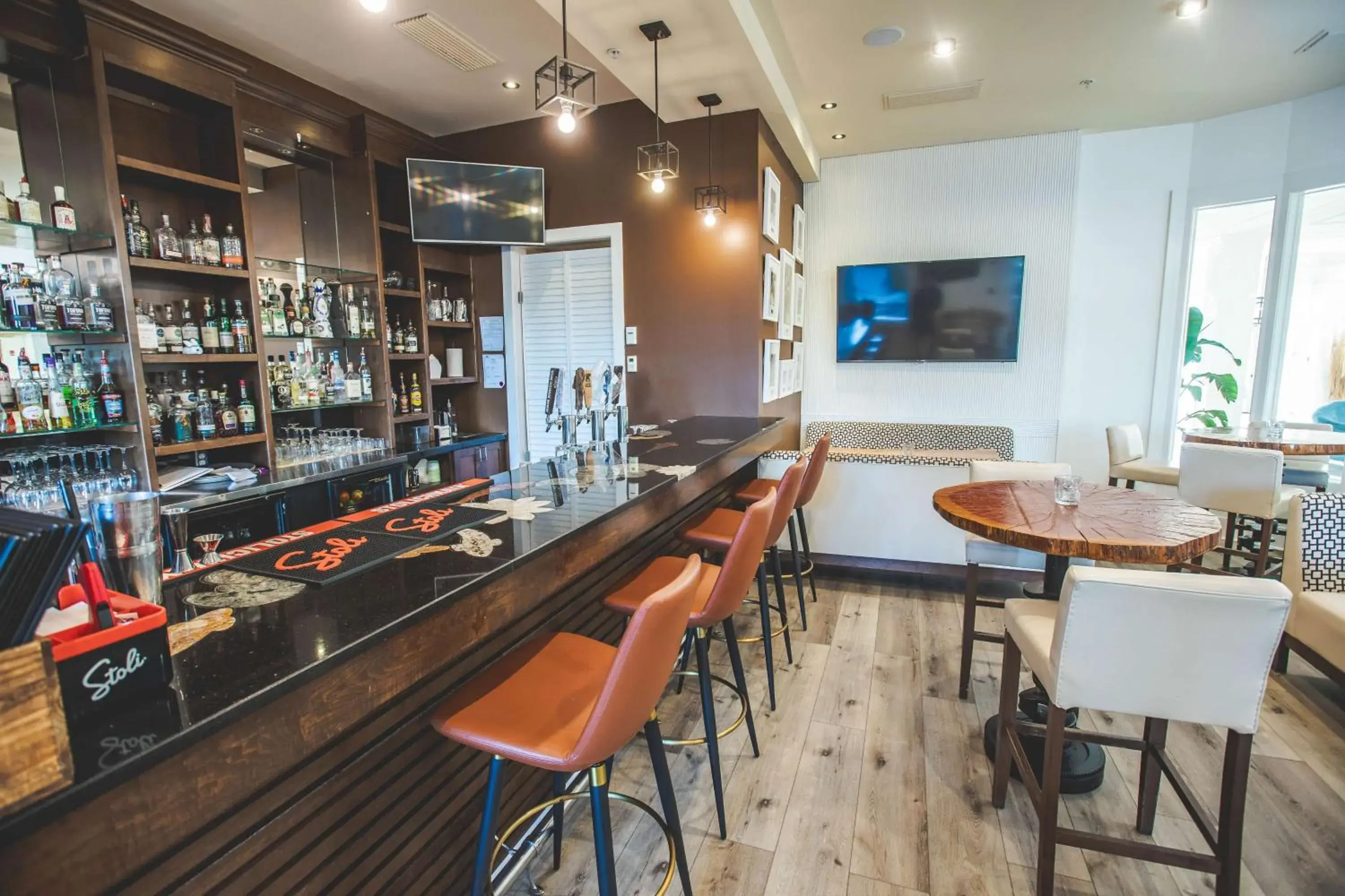 Lounge or bar in Prestige Oceanfront Resort, WorldHotels Luxury Lounge or bar in Prestige Oceanfront Resort, WorldHotels Luxury