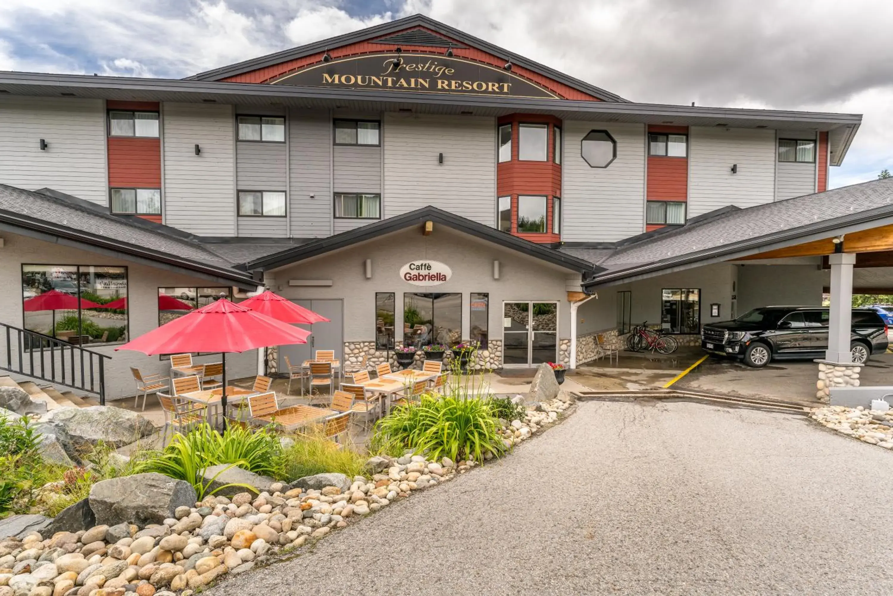 Property building in Prestige Mountain Resort Rossland Property building in Prestige Mountain Resort Rossland