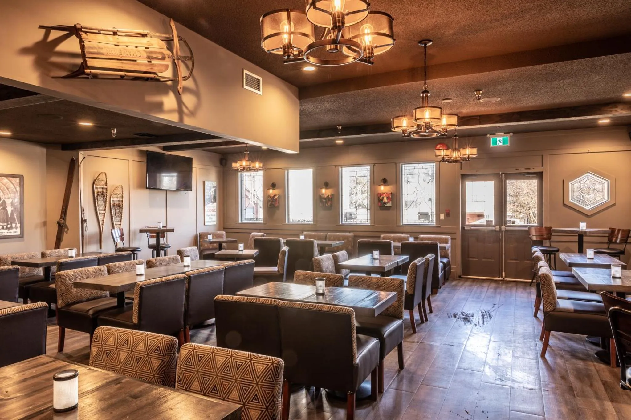 Lounge or bar in Prestige Mountain Resort Rossland