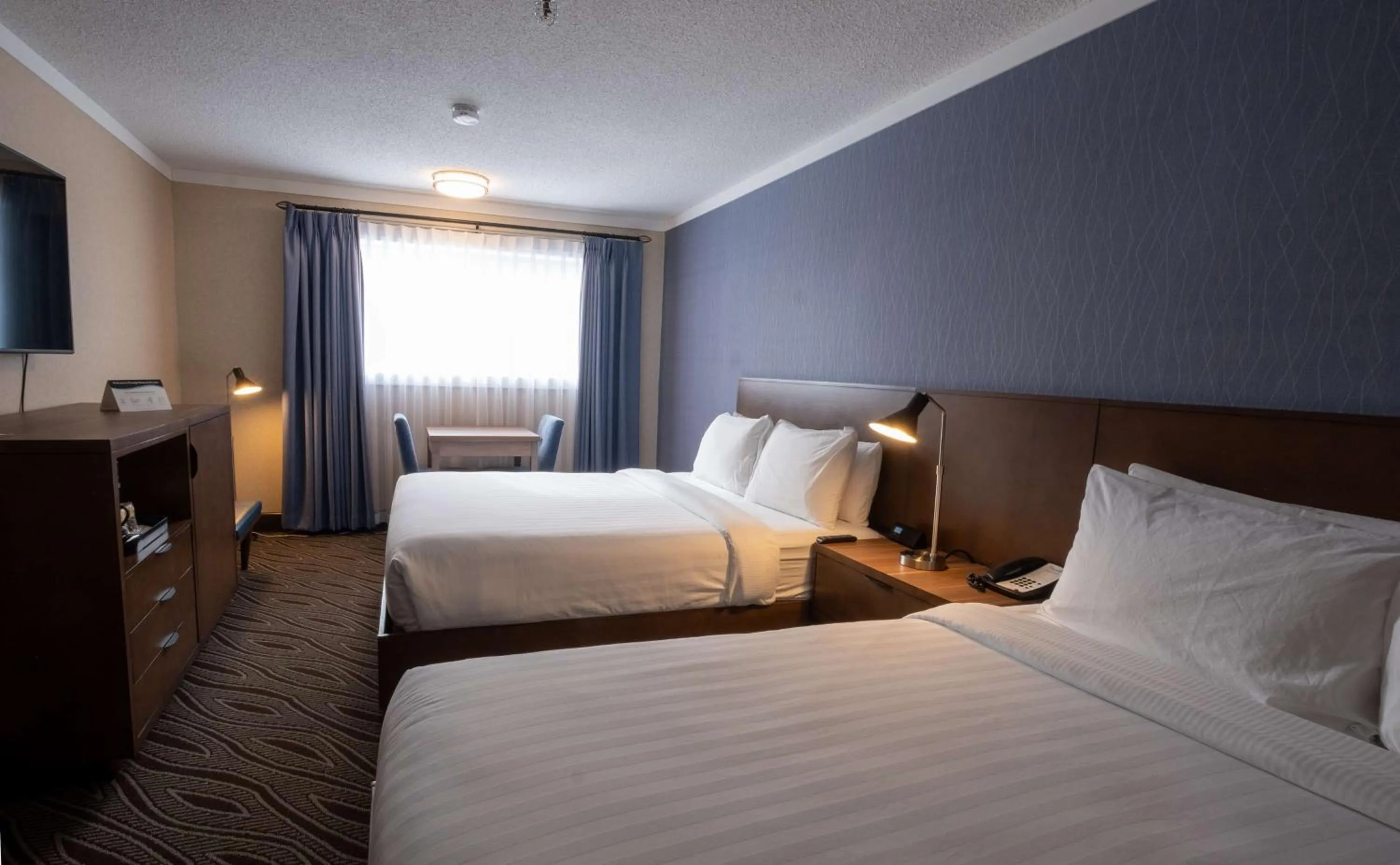 Bedroom, Bed in Prestige Mountain Resort Rossland