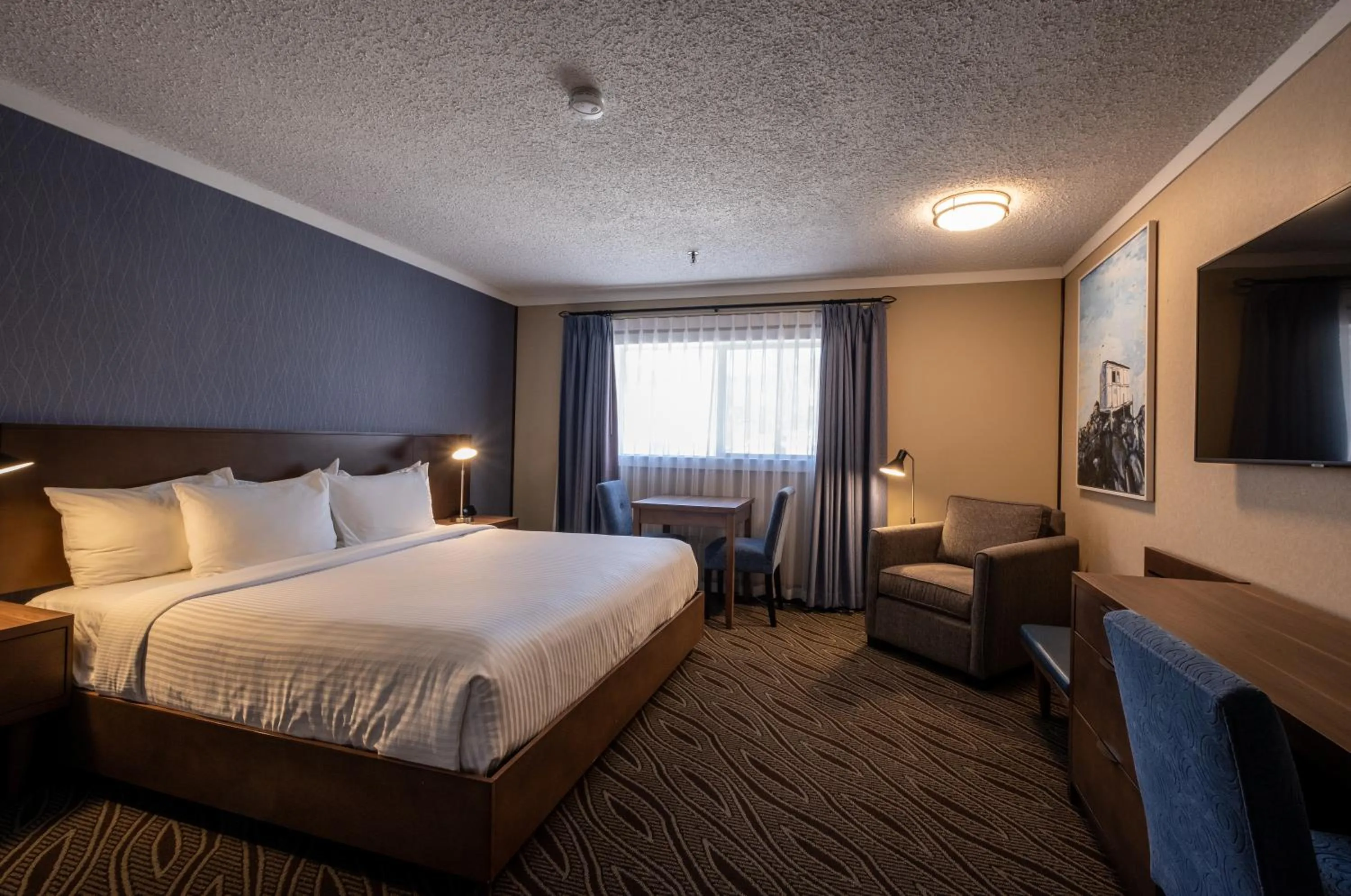 Bedroom, Bed in Prestige Mountain Resort Rossland