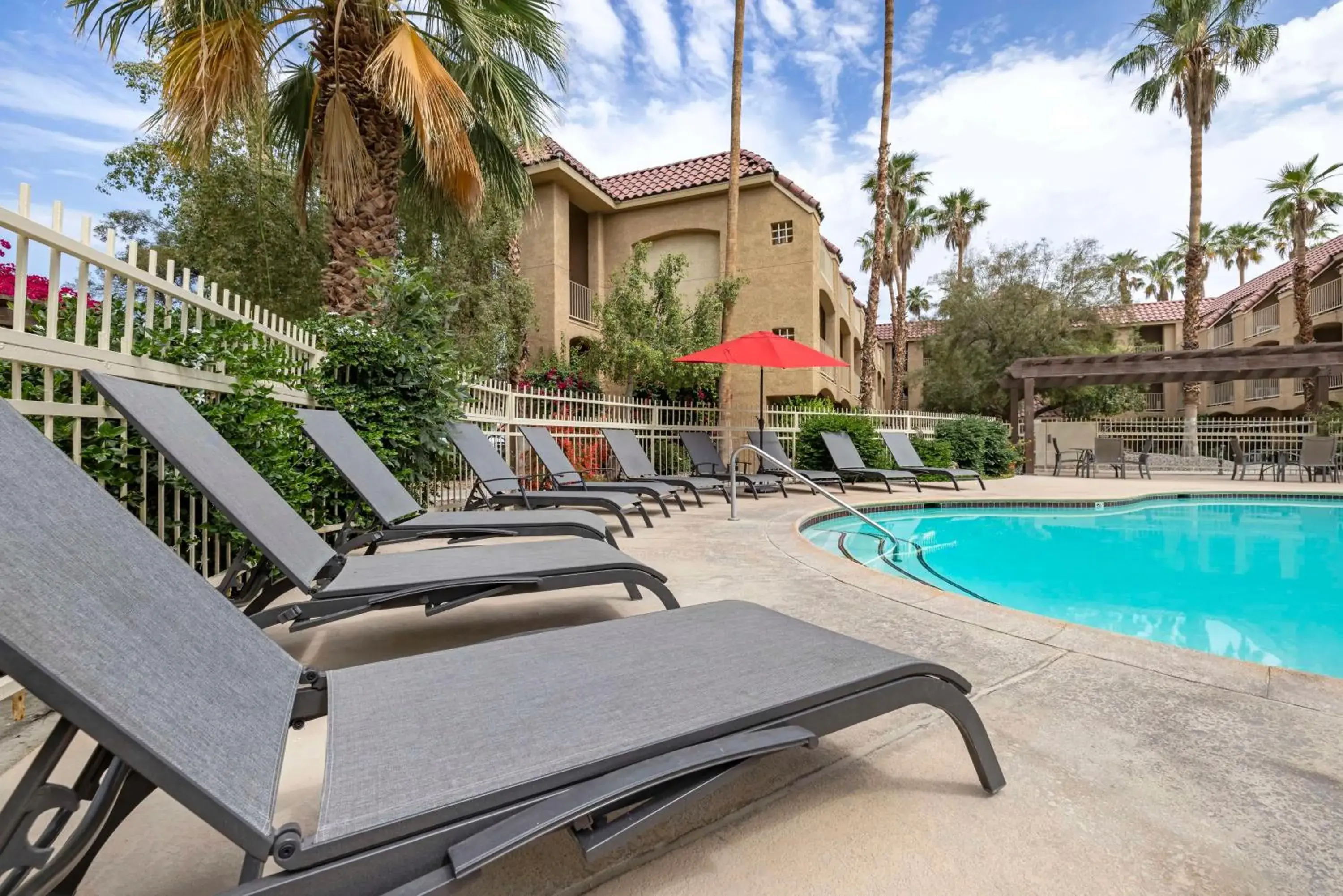 Pool view in Best Western Plus Palm Desert Resort Pool view in Best Western Plus Palm Desert Resort