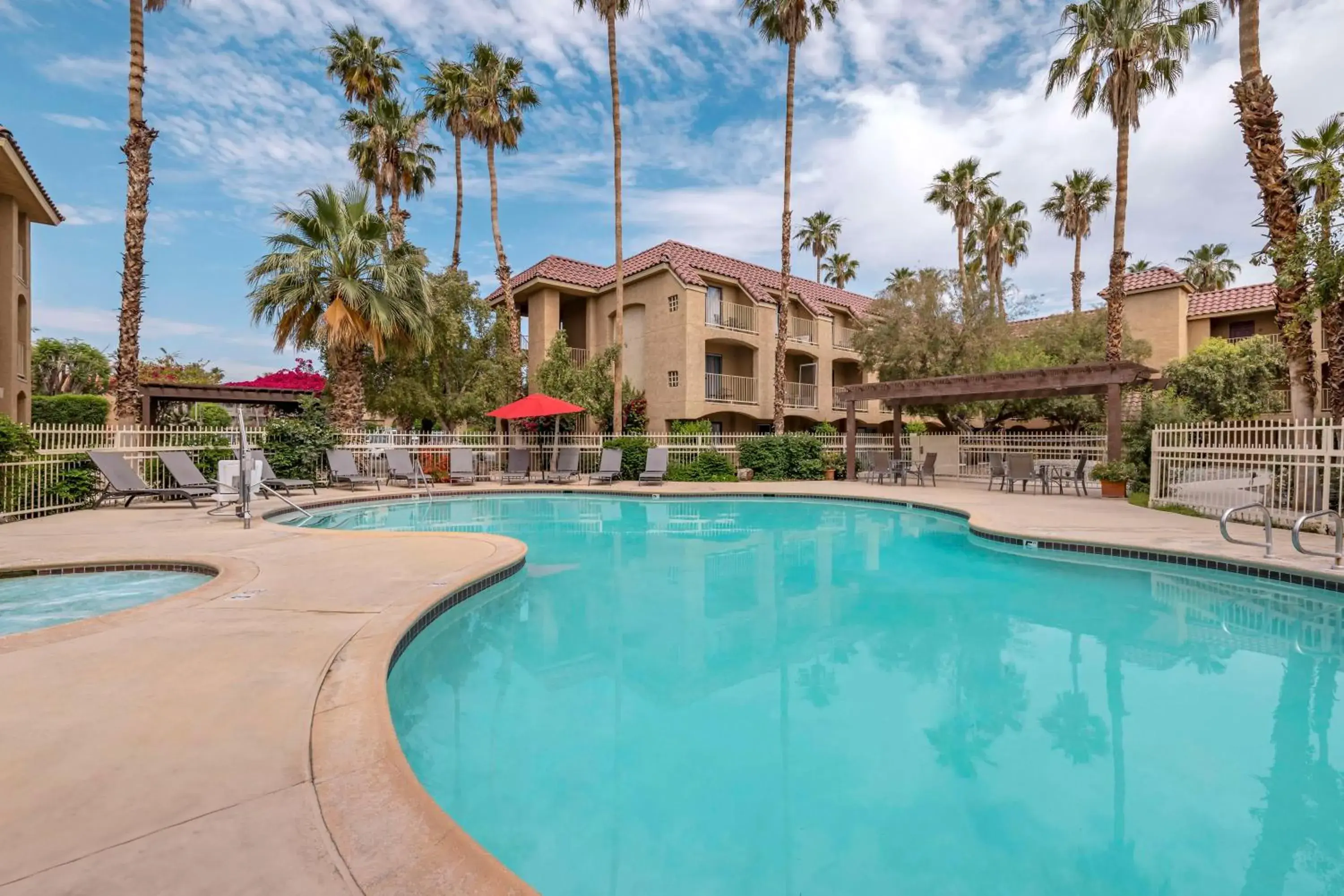 Pool view in Best Western Plus Palm Desert Resort Pool view in Best Western Plus Palm Desert Resort